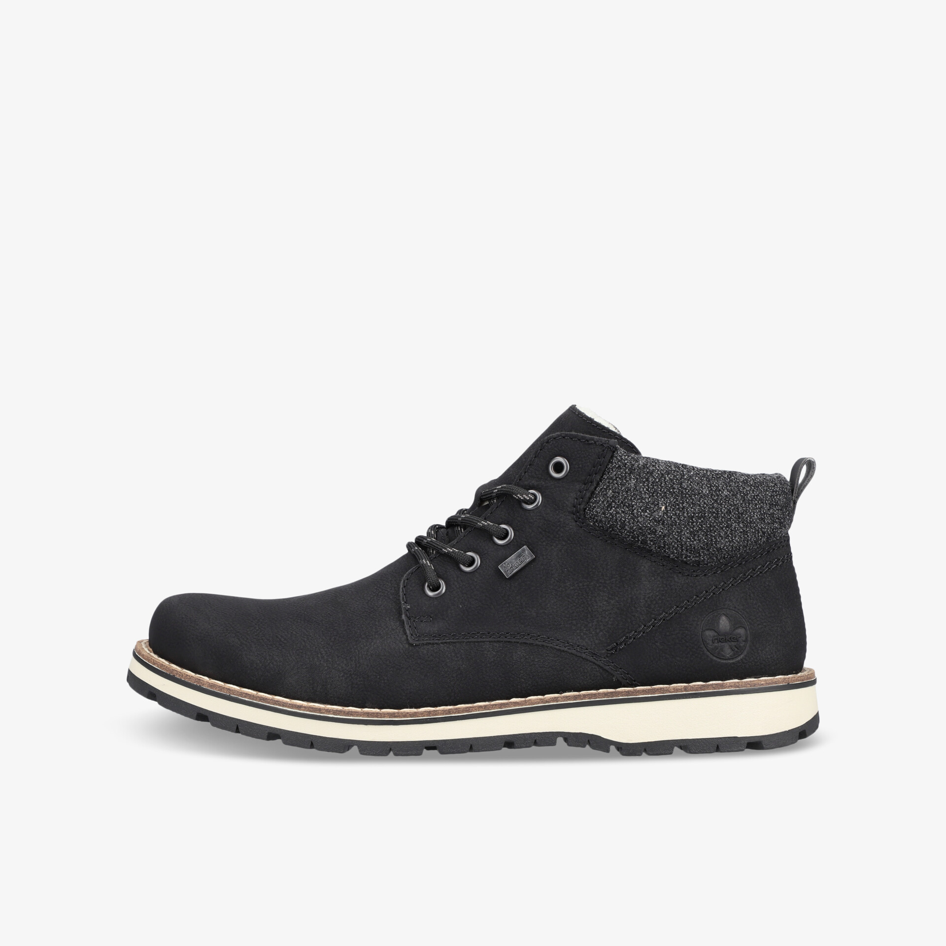 Robuster schwarzer Schuh mit gepolstertem Schaft und langlebiger rutschfester Sohle, ideal für den Alltag.
