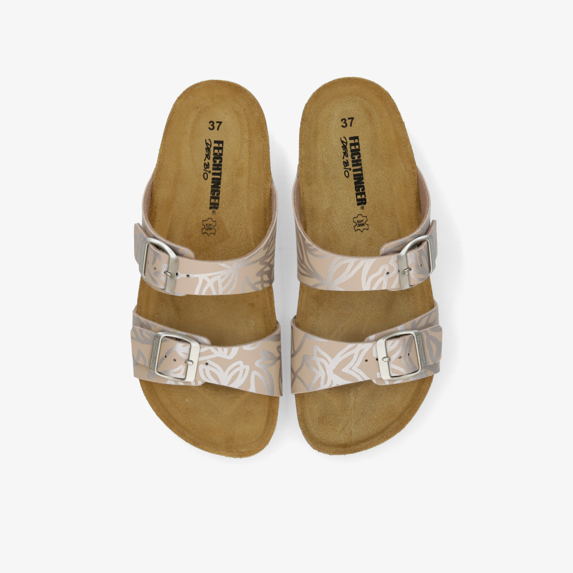 Bequeme weiße Sandalen mit verstellbaren Riemen und ergonomischem Fußbett, Paar von oben fotografiert