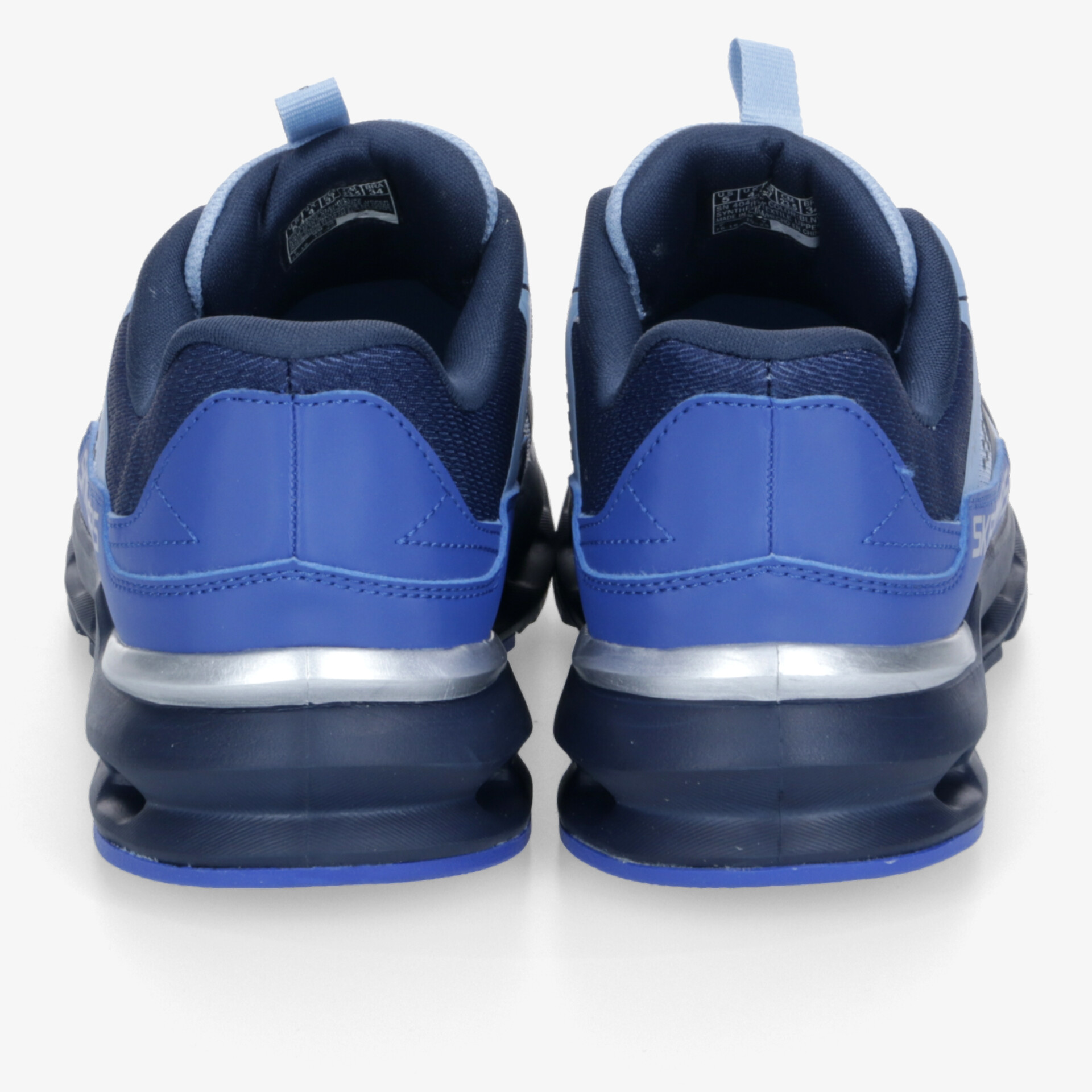 Blauer Sportschuh von hinten mit gepolstertem Fersenbereich und stabiler, stoßdämpfender Sohle