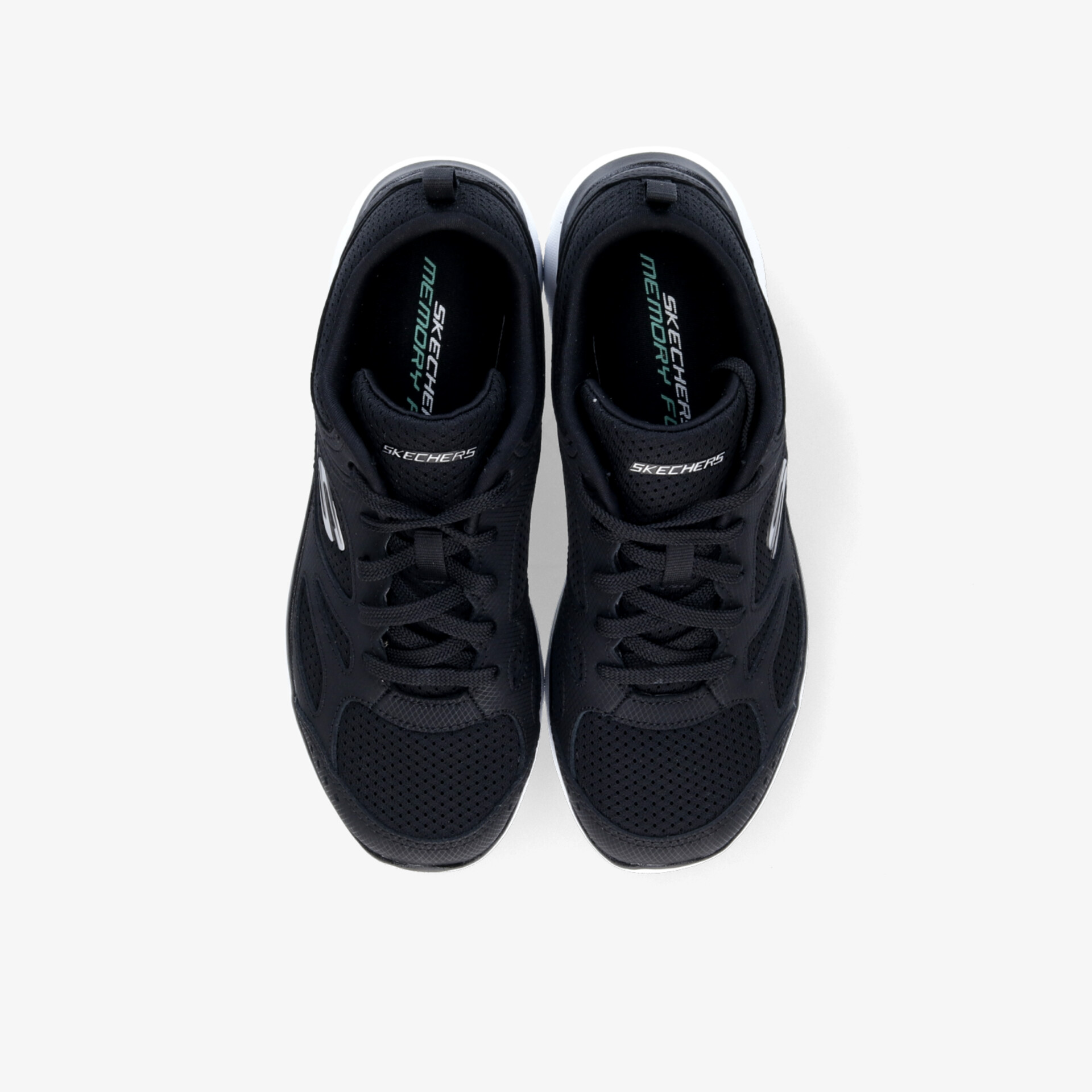 Schwarze Sportschuhe im Paar mit Schnürsenkeln, bequem und flexibel, modernes und robustes Design, Draufsicht