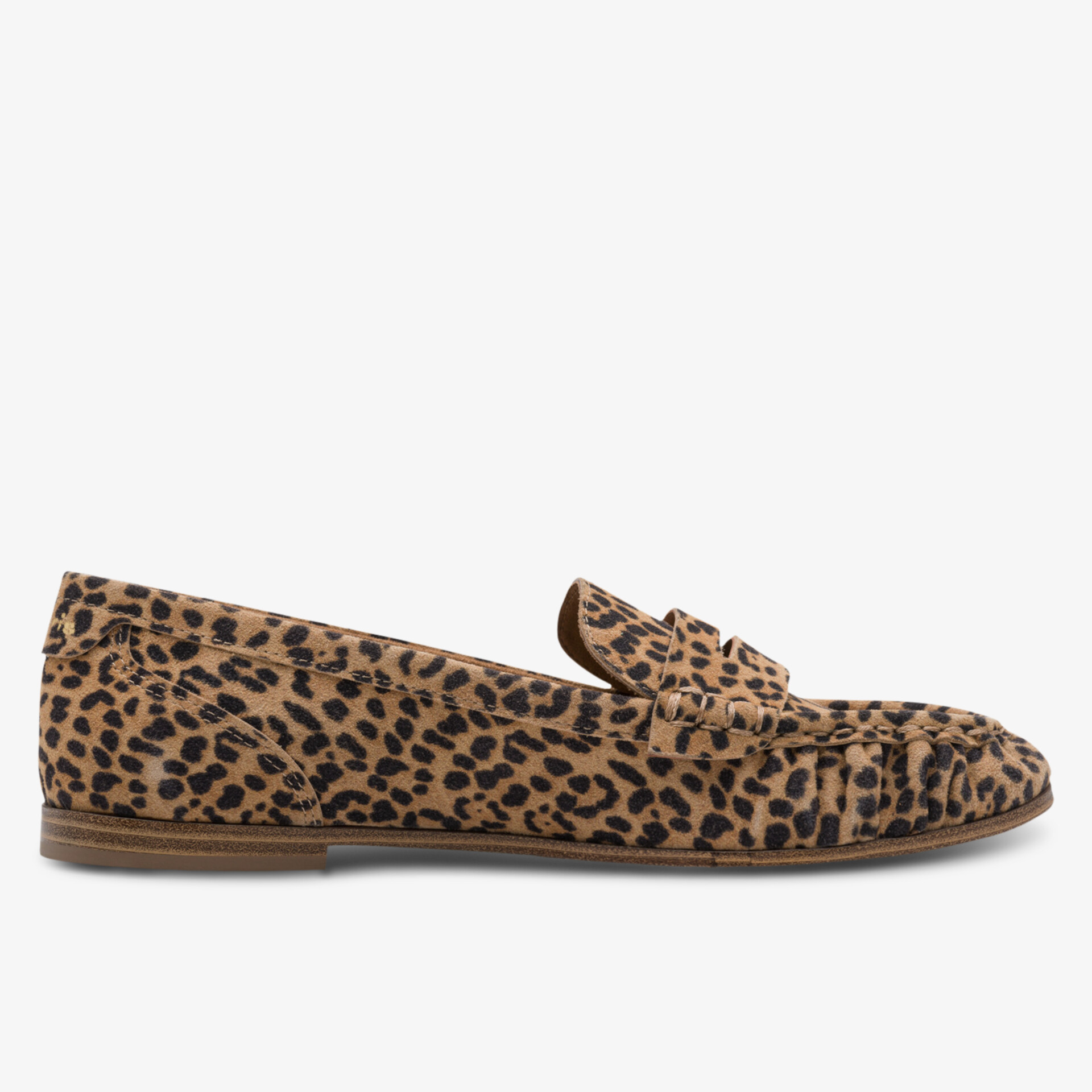 Seitliche Ansicht eines flachen Slippers mit modischem Leopardmuster, bequem und elegant für den Alltag