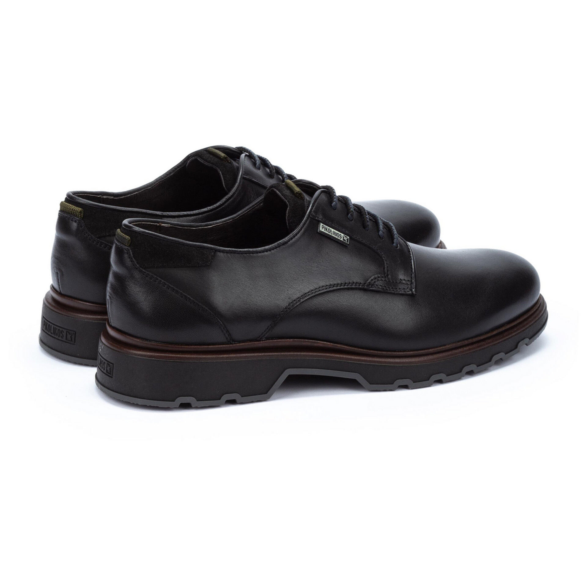Elegante schwarze Lederschuhe mit robustem Design und komfortabler Sohle für vielseitige Anlässe.