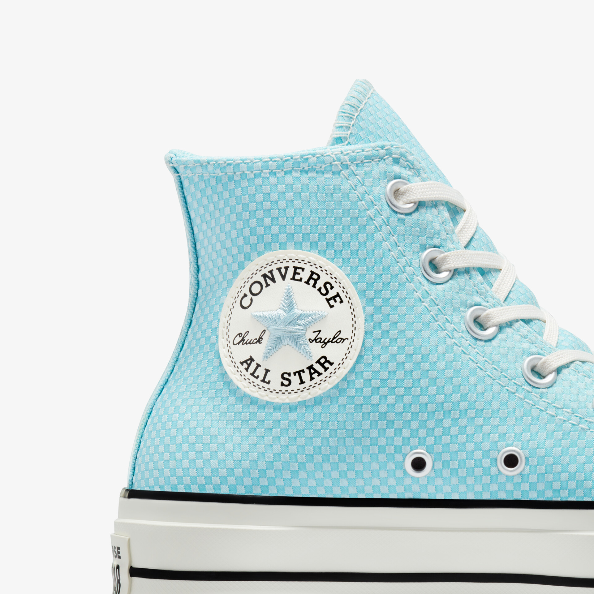 Hellblauer Converse Chuck Taylor All Star High Sneaker mit robustem Gummisohlenrand und klassischem Design