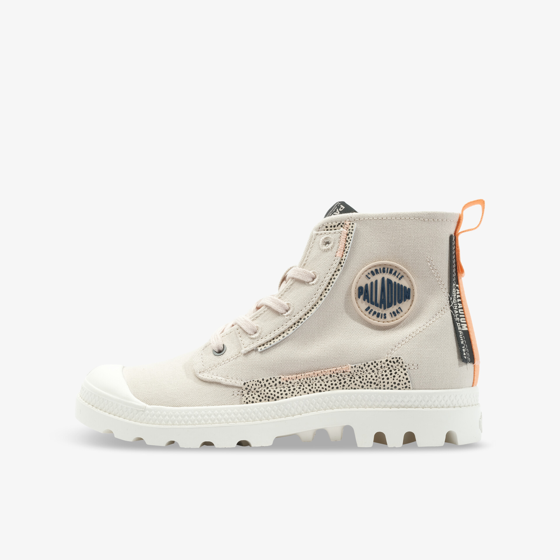 Moderner High-Top-Stiefel in Beige mit markantem Sohlenprofil und stilvollen Akzenten. Perfekt für jeden Anlass.