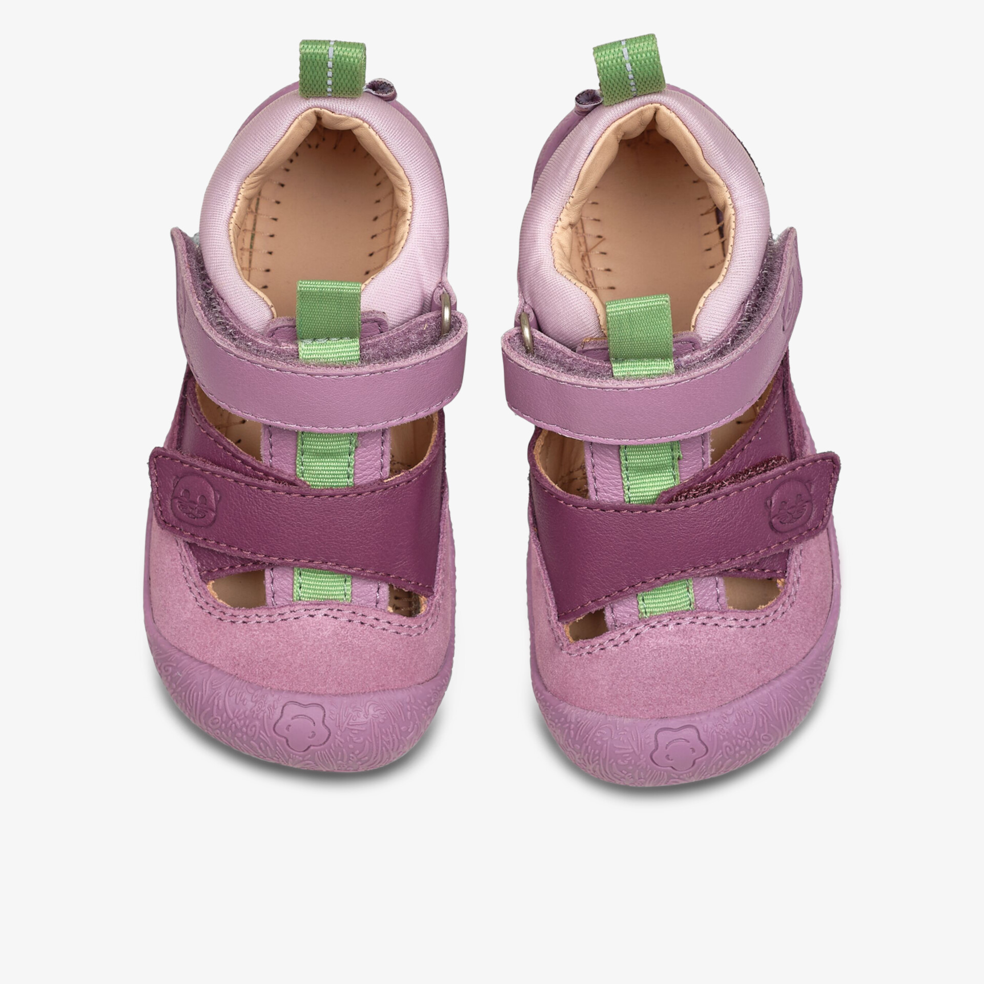 Leichte und flexible Kinderschuhe mit atmungsaktivem Material und sicherem Klettverschluss für optimalen Halt