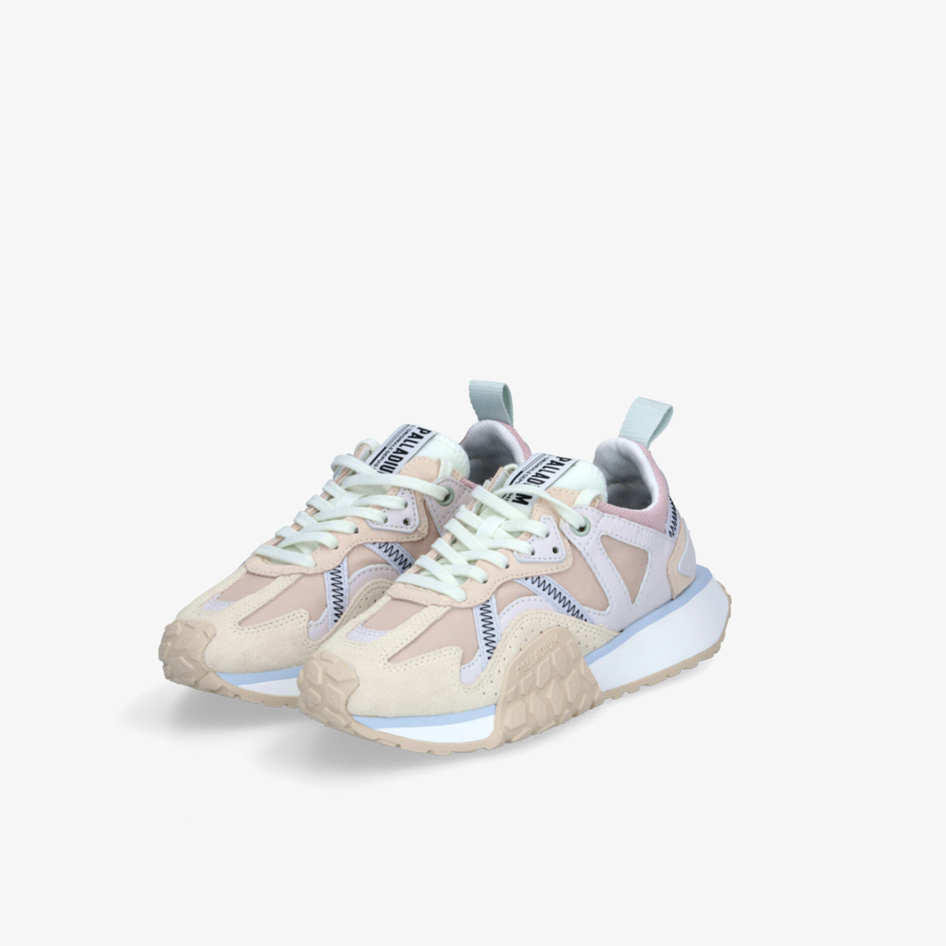 Leichtes, atmungsaktives Sneaker-Paar mit modernem Design und gepolstertem Schaft für hohen Tragekomfort