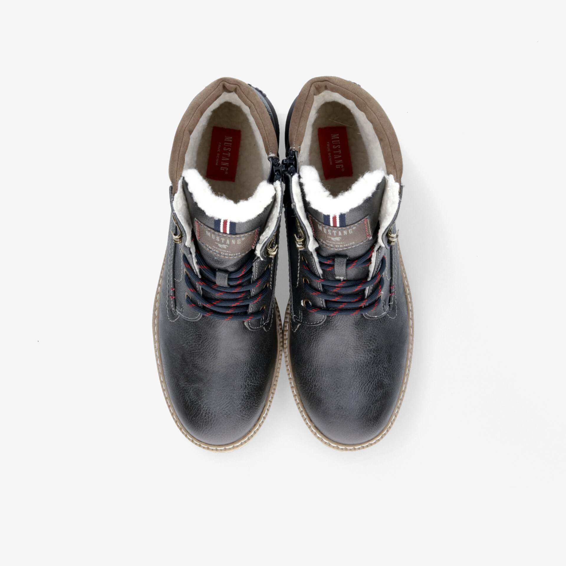 Robuste schwarze Winterstiefel mit warmer Fütterung und rutschfester Sohle für optimalen Komfort