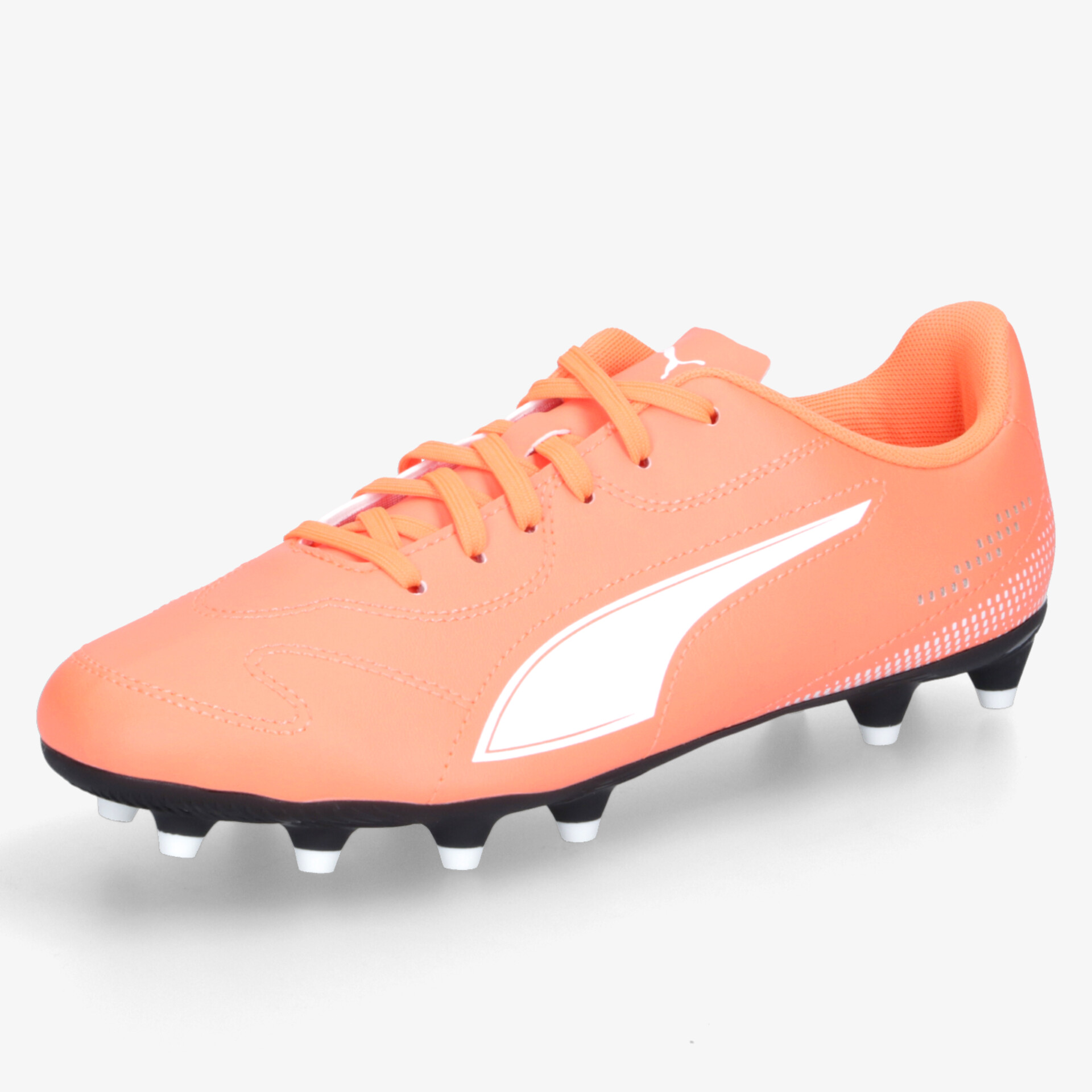 Moderner orangefarbener Fußballschuh mit robuster Profilsohle und sicherem Halt für schnellen Sport