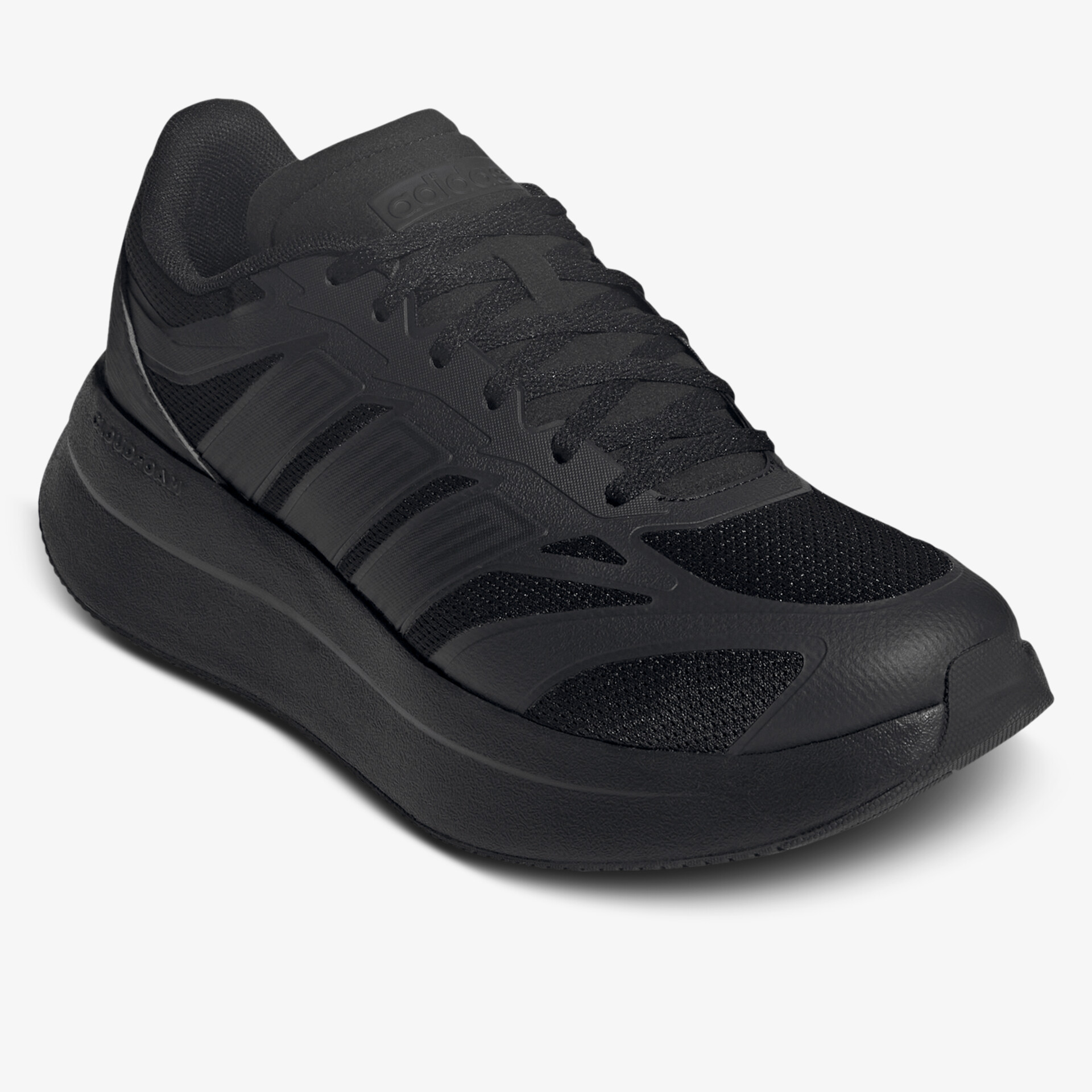 Moderner leichter Laufschuh mit atmungsaktivem Material und komfortabler Dämpfung in schräger Frontansicht