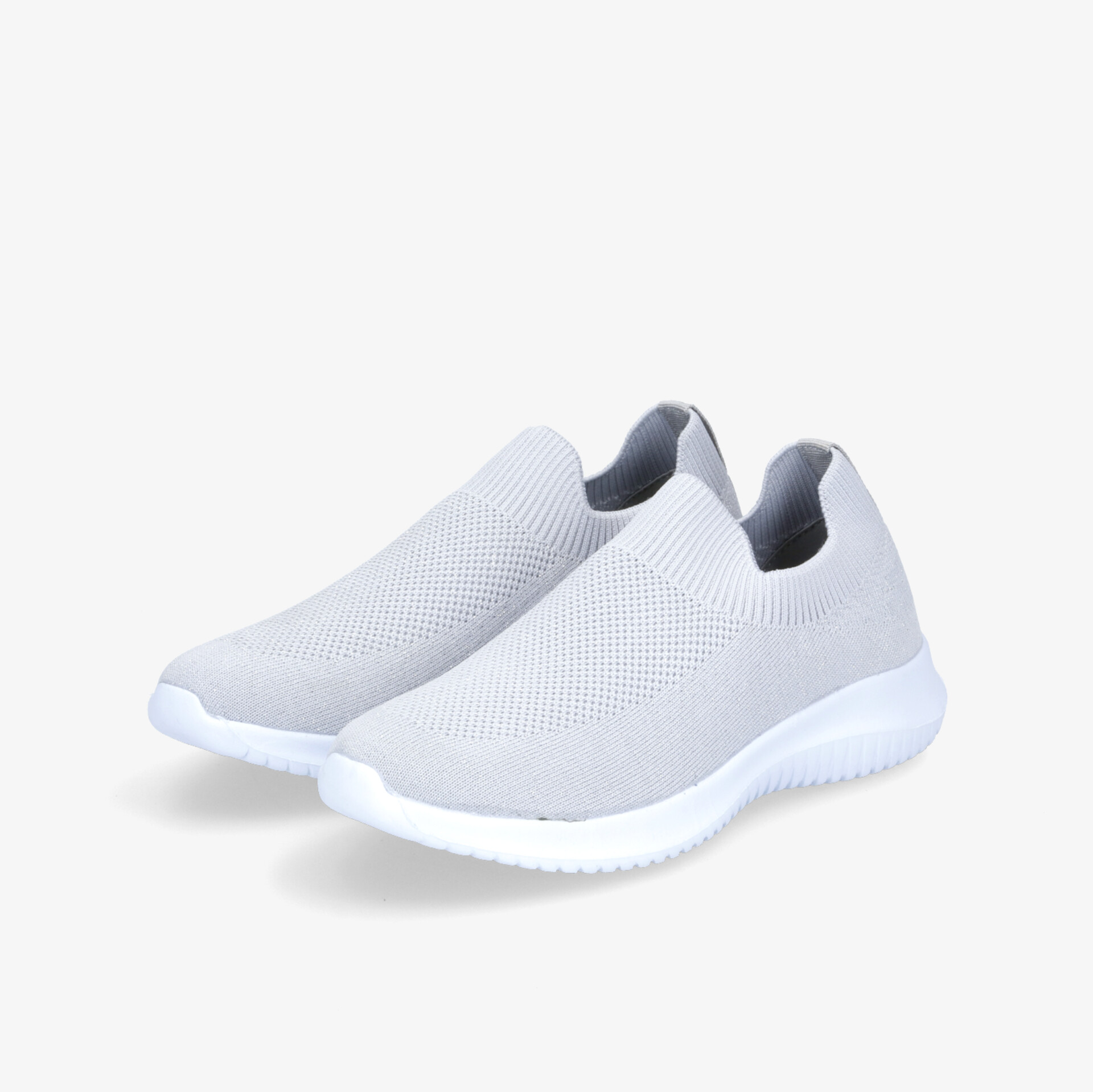 Leichte graue Sneaker mit flexiblem Strickobermaterial und rutschfester Sohle für bequemen Tragekomfort.