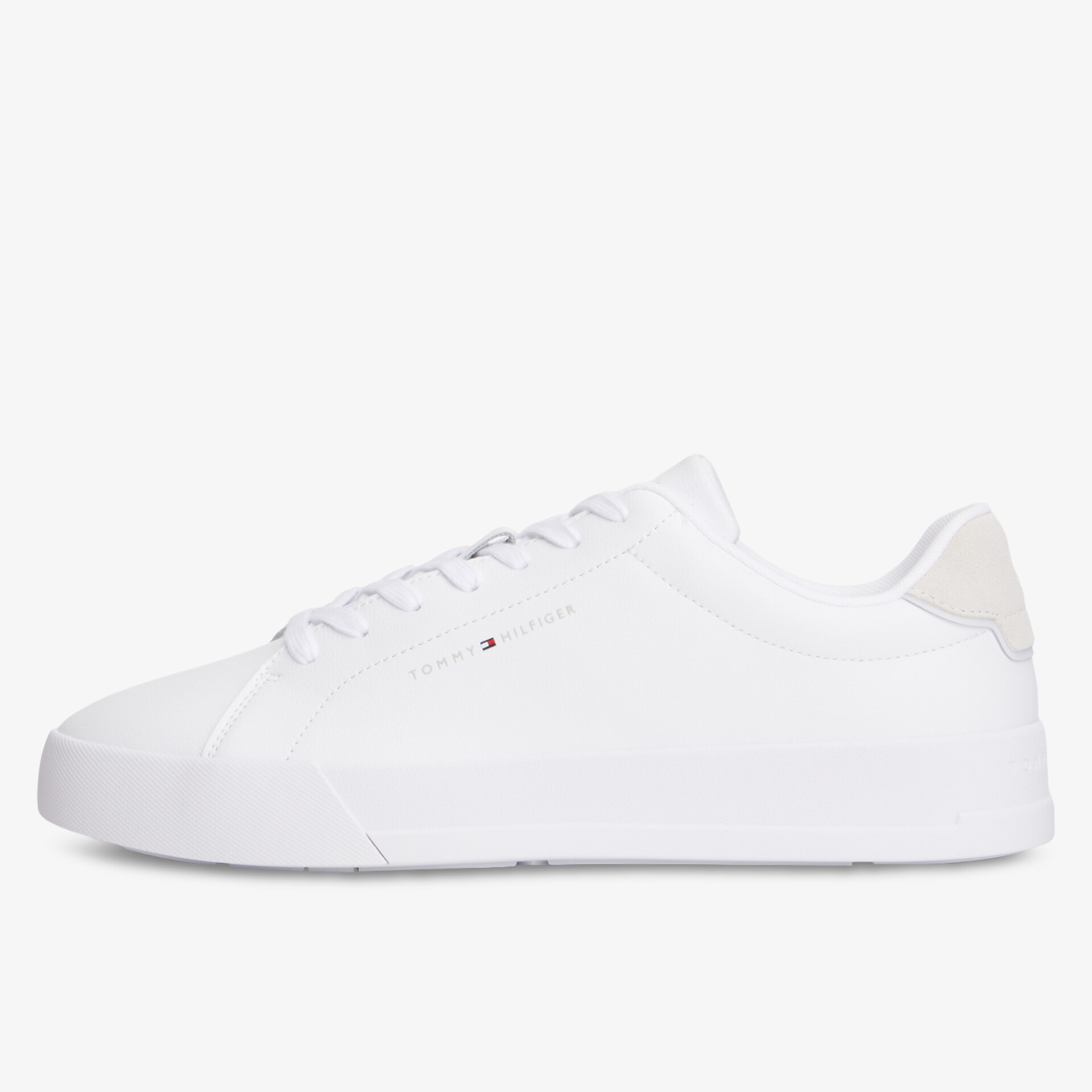 Moderner weißer Sneaker mit minimalistischen Details und hohem Tragekomfort.
