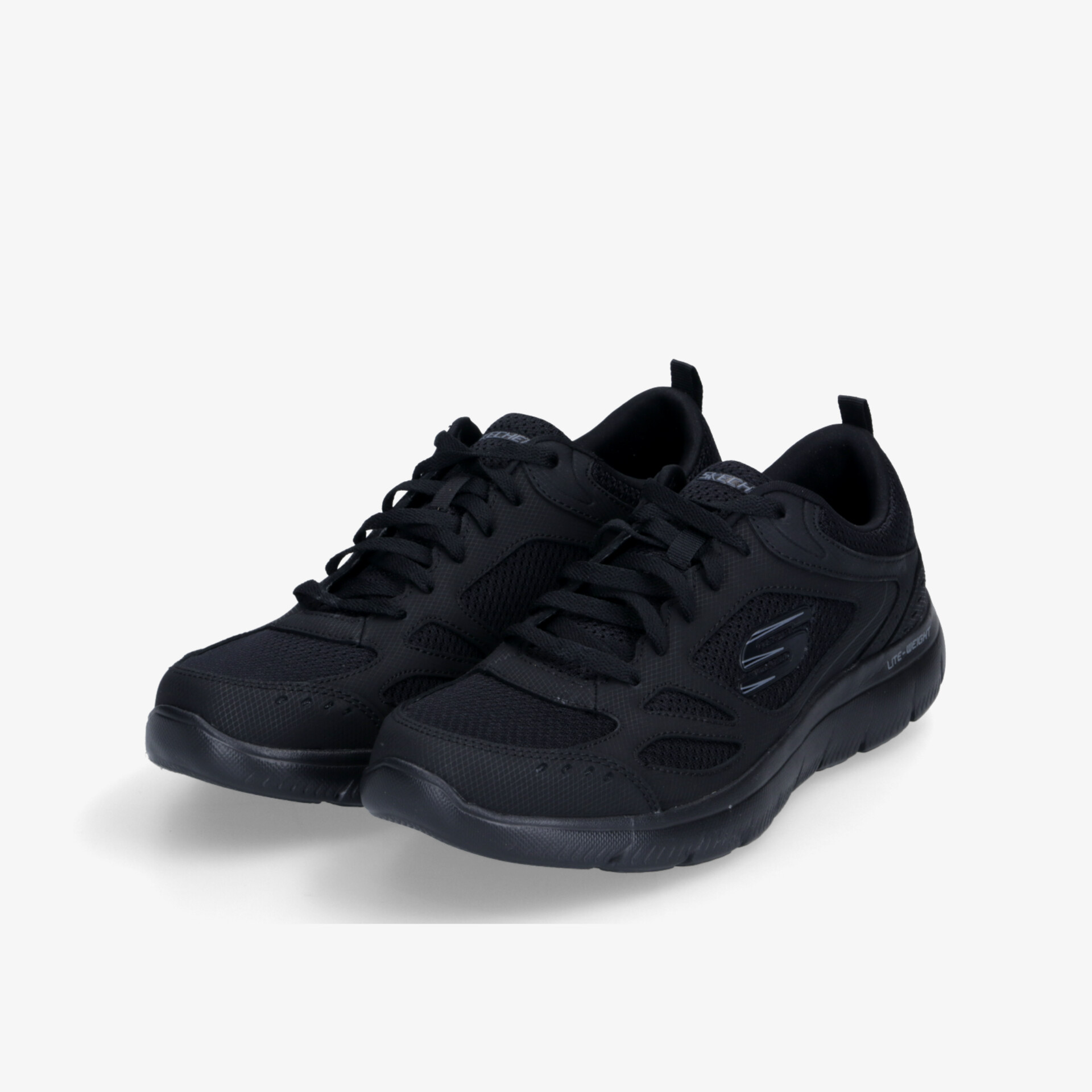 Schwarze sportschuhe mit schnürsenkeln, gepolstertem innenfutter und rutschfester sohle, ideal für vielseitigen einsatz