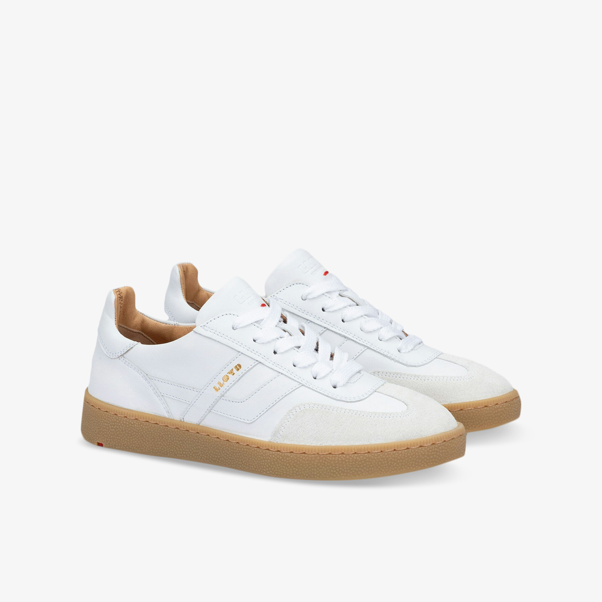 Weißer Sneaker mit beiger Sohle, sportlich und bequem, modernes Design, flexible und atmungsaktive Materialien