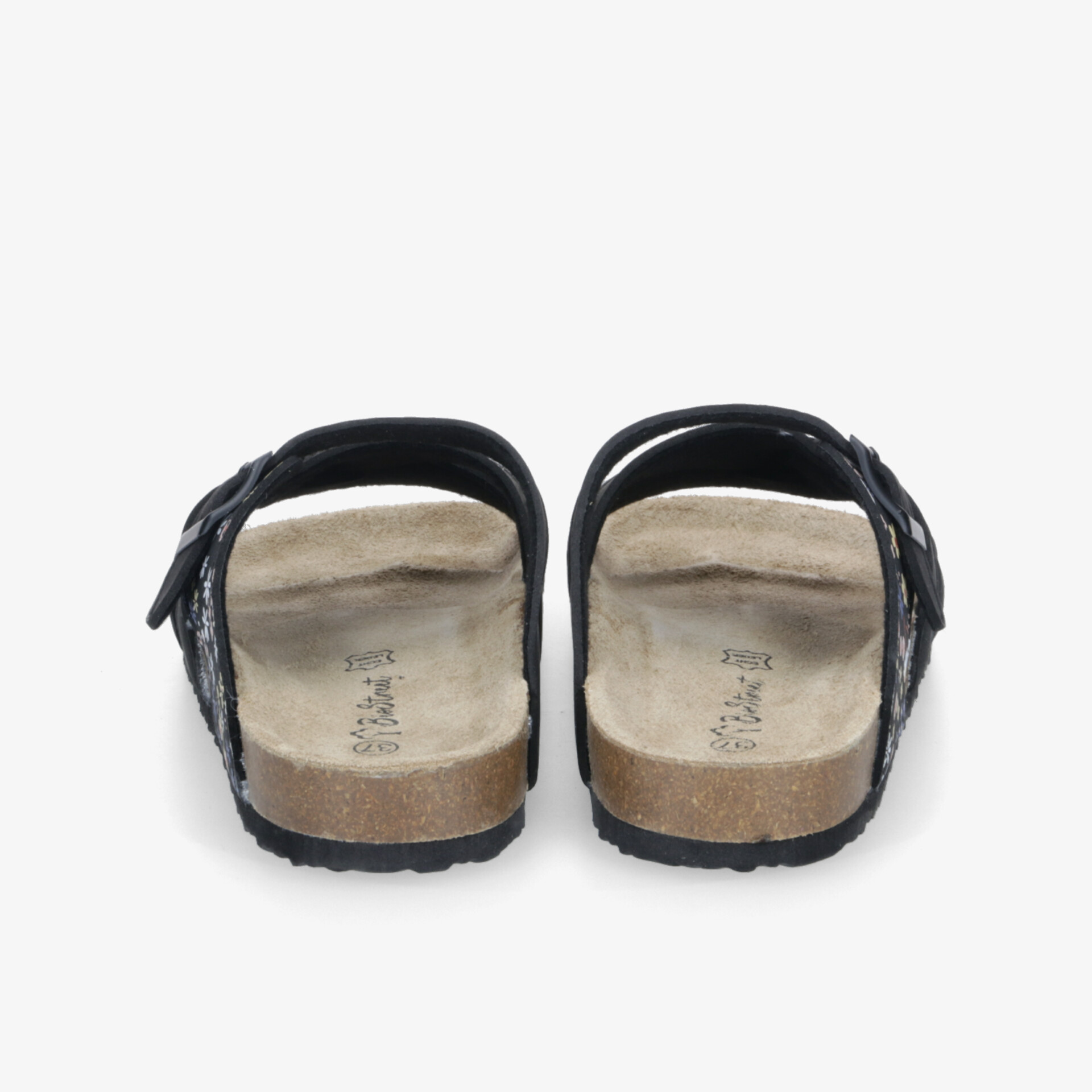 Rückansicht von bequemen Sandalen mit gepolstertem Fußbett und verstellbaren Riemen