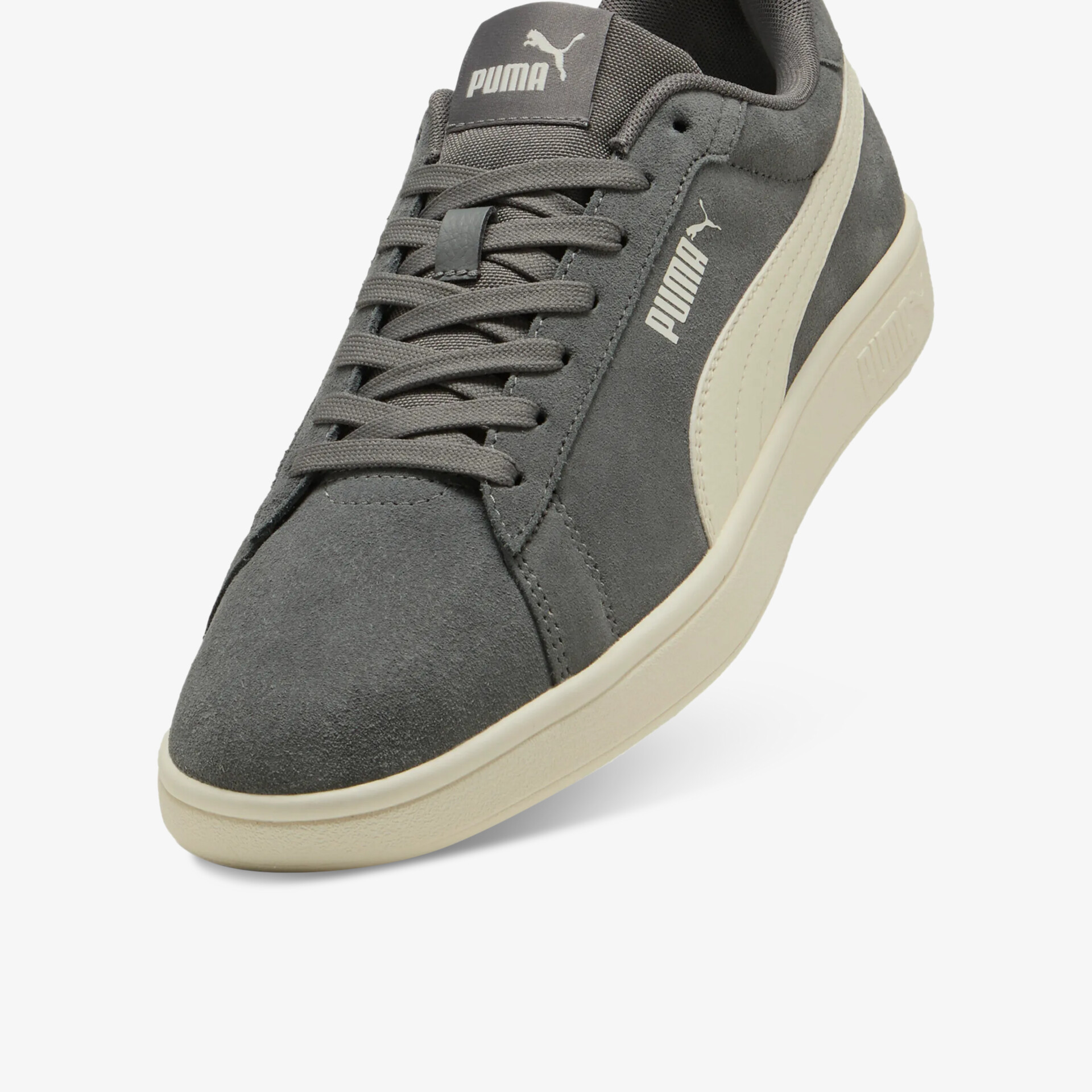 Grauer Puma Sneaker mit sportlichem Design und bequemer Passform, ideal für den täglichen Gebrauch