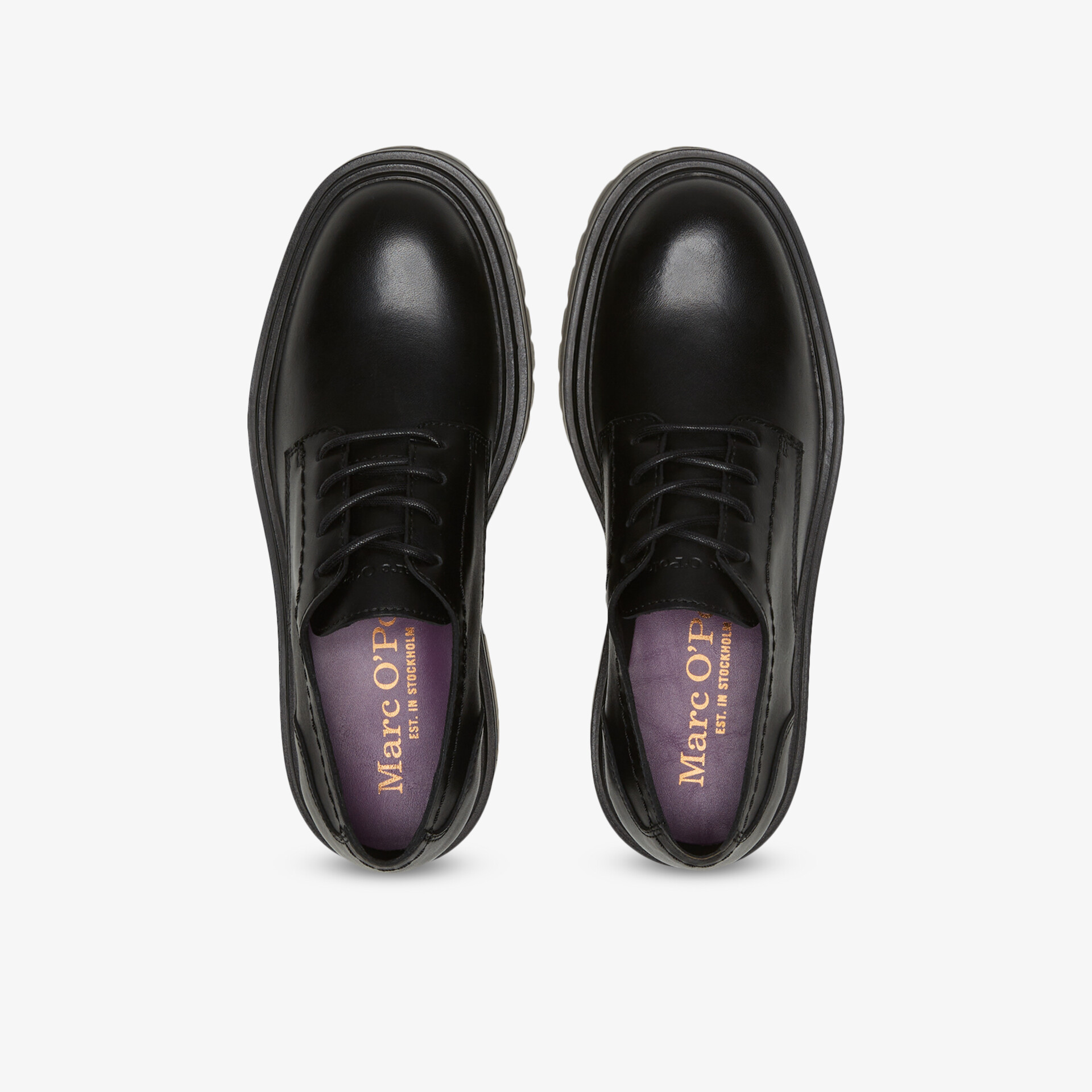 Elegante schwarze Lederschuhe mit Schnürung und klassischem Design aus der Vogelperspektive
