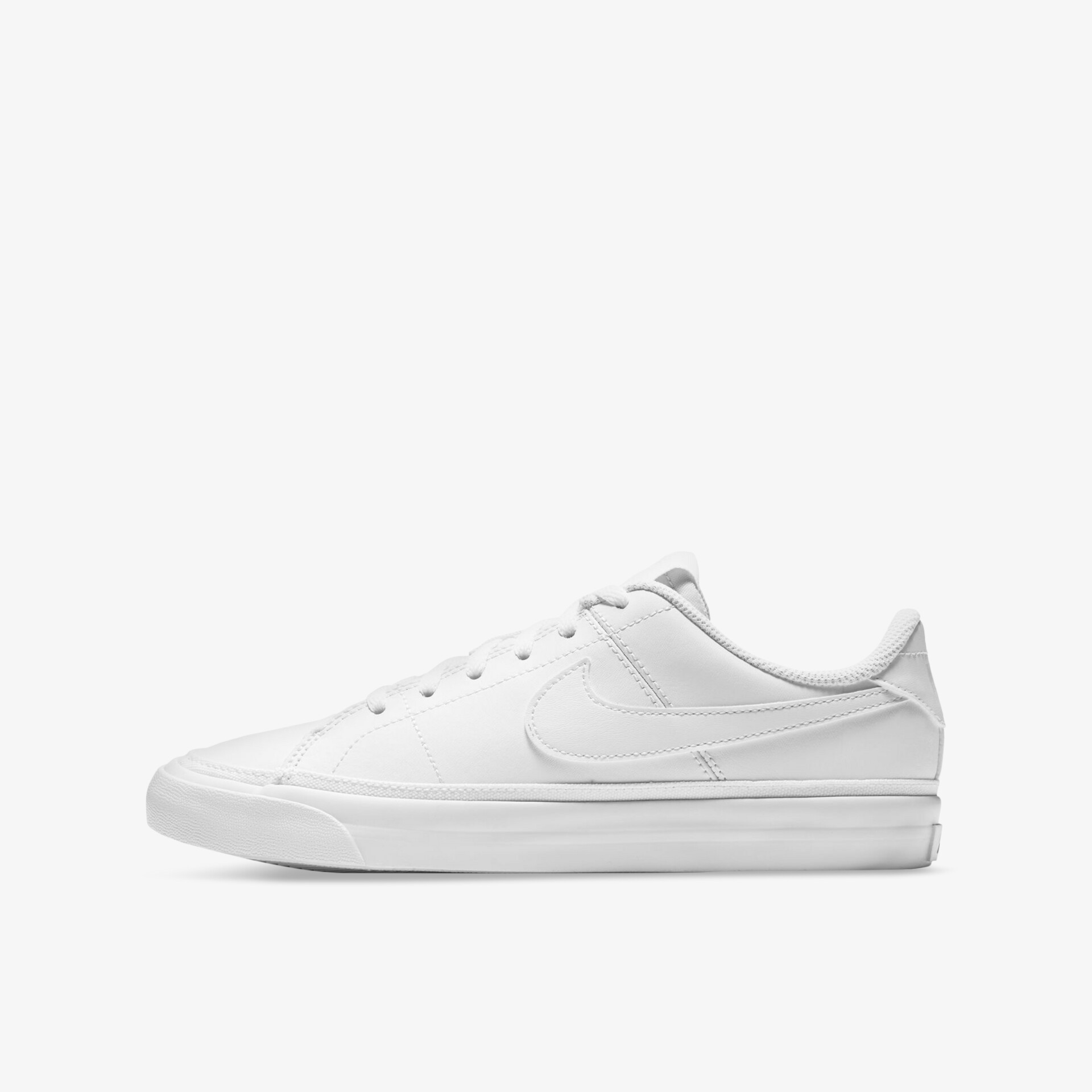 Klassischer weißer Sneaker mit glattem Obermaterial, perfekter Komfort und vielseitigem Einsatz im Alltag.