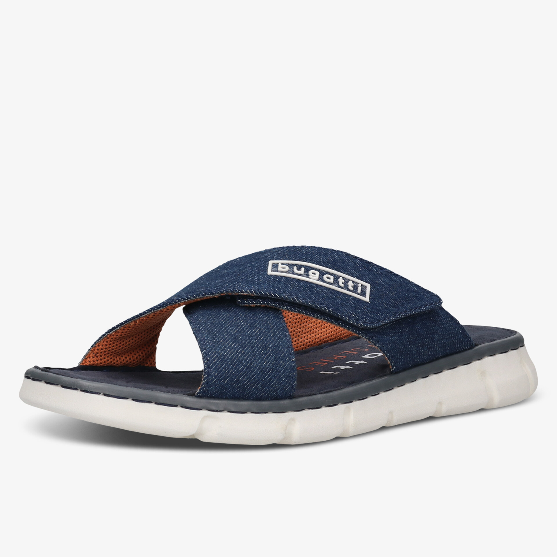 Bequeme Sandale mit rutschfester Sohle und blauen Stoffen, ideal für den Sommer.