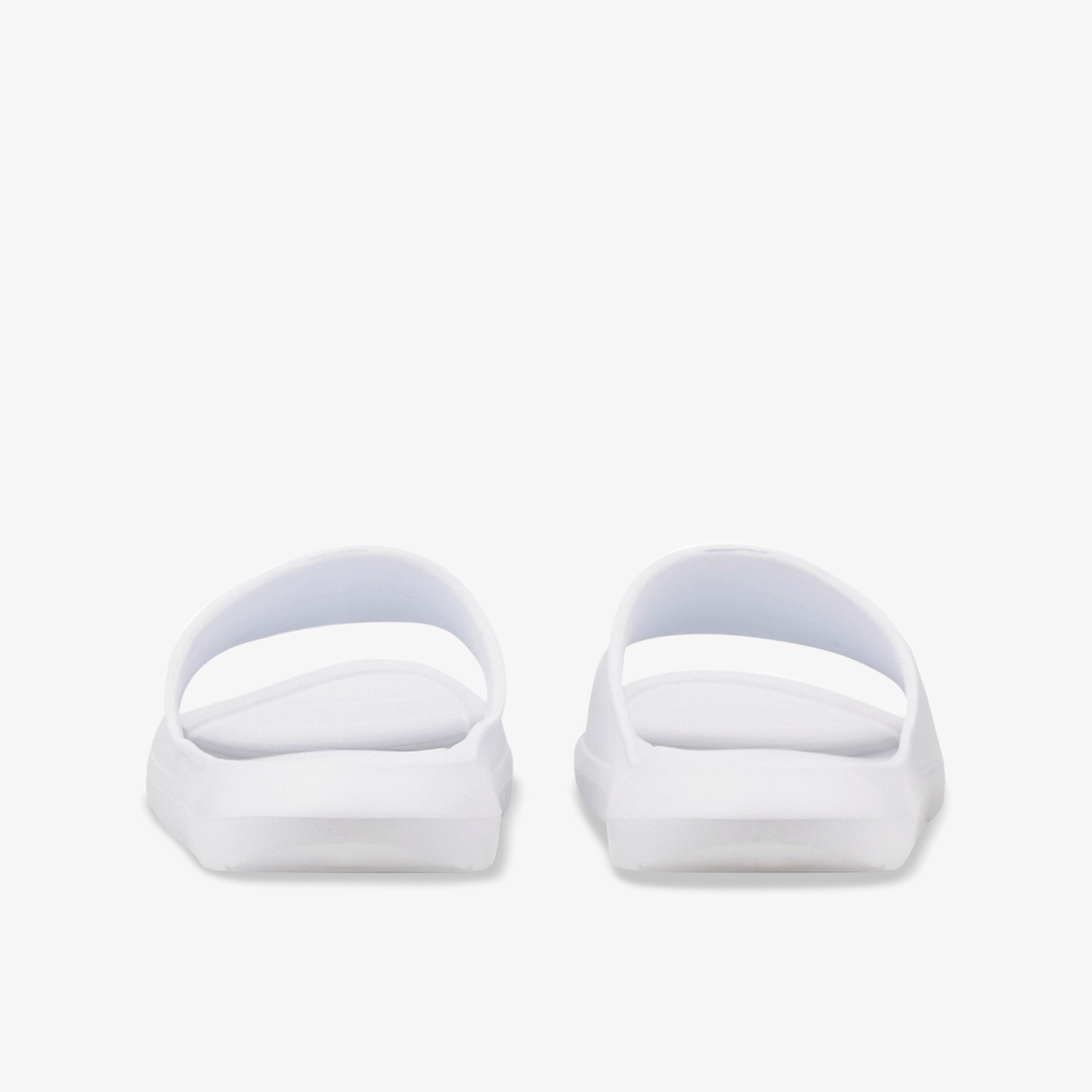 Bequeme weiße Sandalen mit modernem Design und hervorragendem Tragekomfort. Ideal für den täglichen Gebrauch.