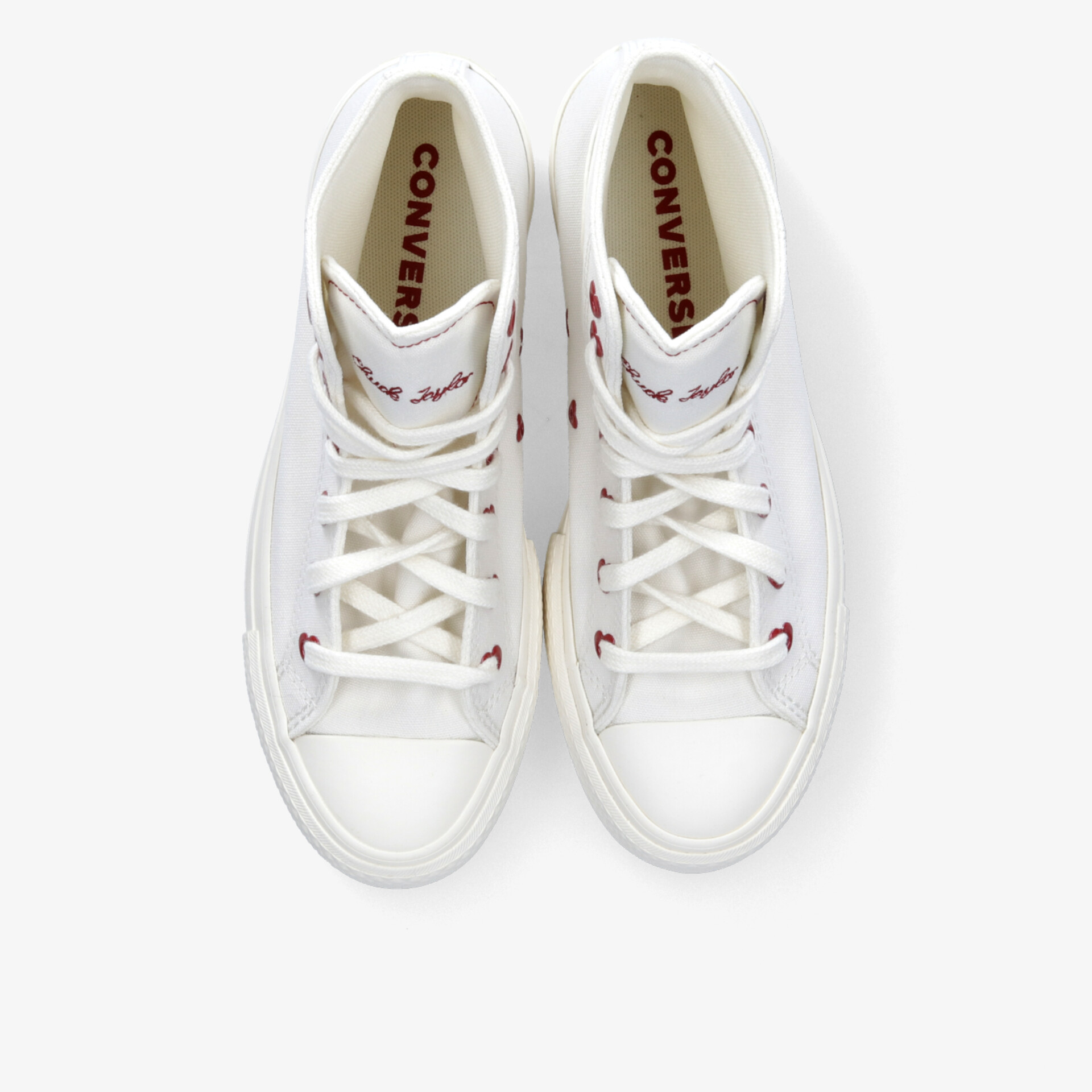 Weiße Sneakers im klassischen Stil mit auffälligem Logo und bequemer Passform für stilbewusste Trendsetter.