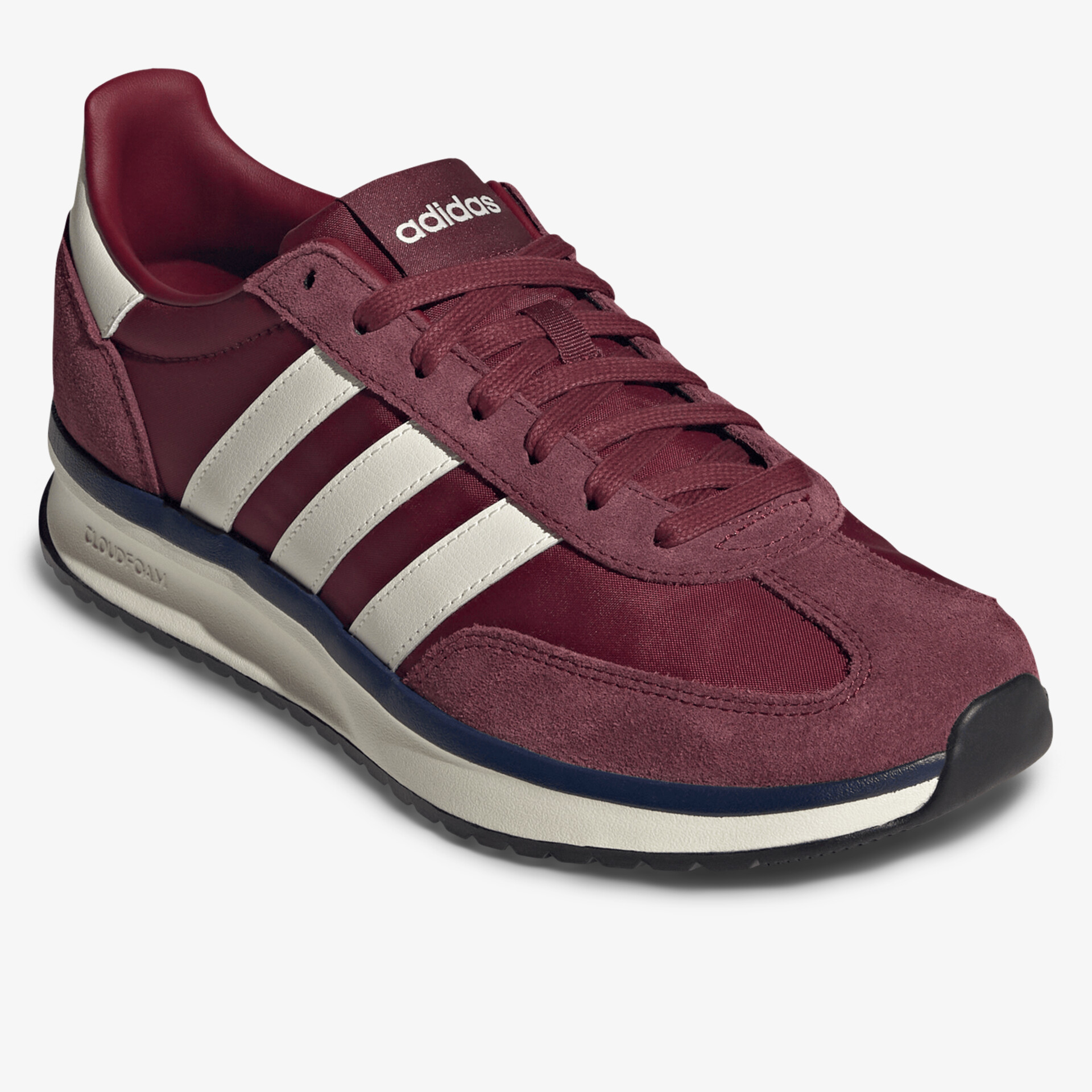 Stylischer Sneaker in dezentem Weinrot mit weißen Streifen und bequemen Komfortsohle