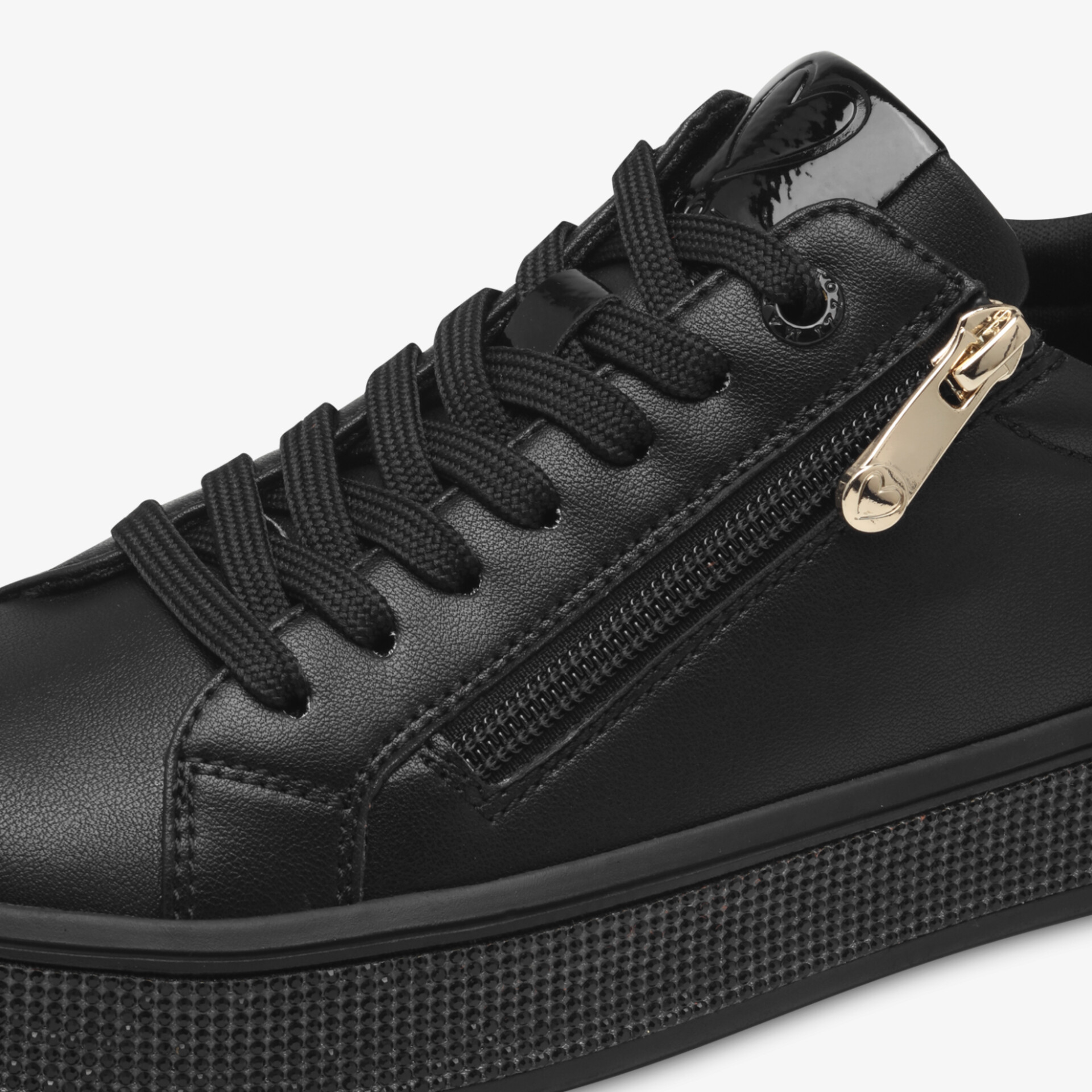 Schwarzer Sneaker mit langlebiger Schnürung und praktischem Reißverschluss für einfachen Einstieg