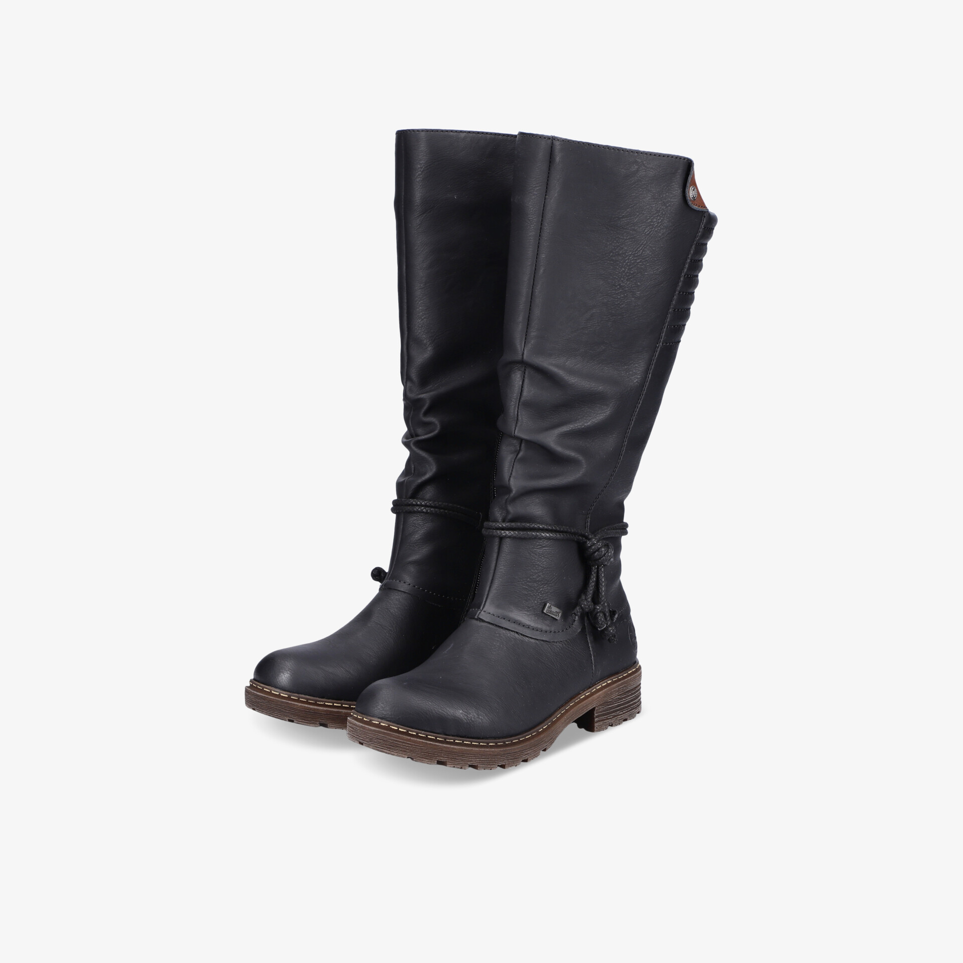 Schwarze modische Stiefel aus robustem Material mit bequemer Passform und stabilem Absatz als Paar präsentiert
