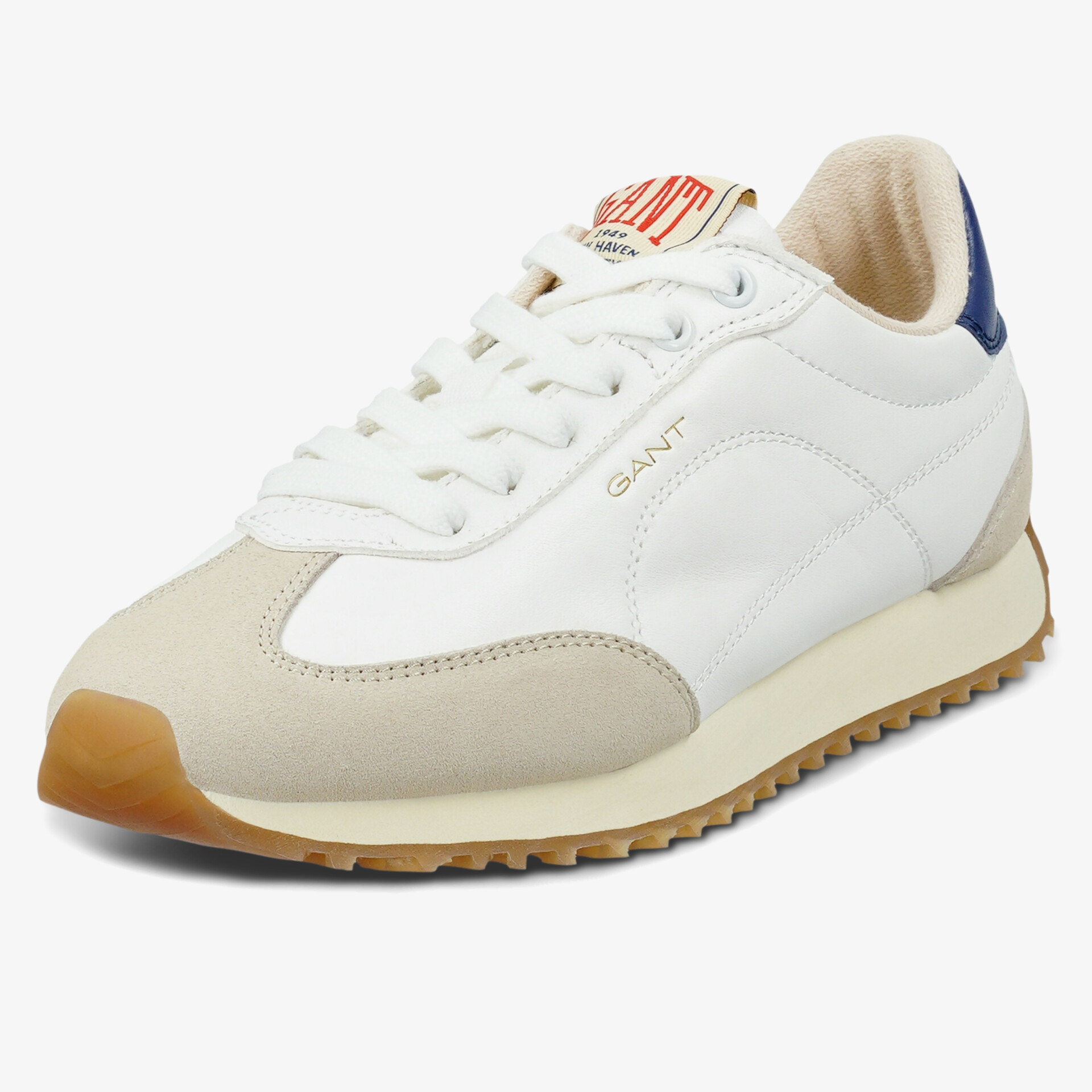 Stilvoller weißer Sneaker mit blauer Ferse und rutschfester Sohle von GANT.