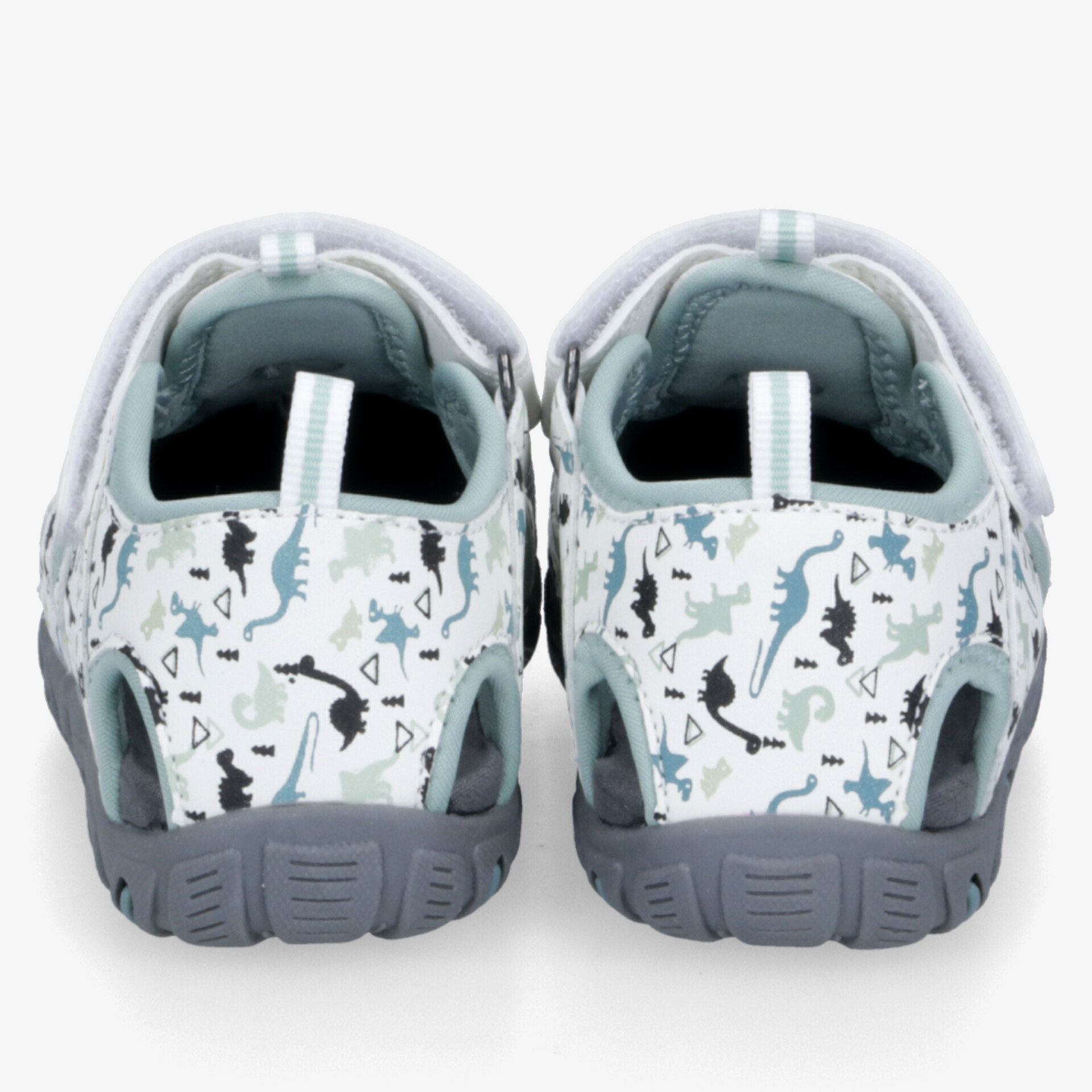 Sportliche Sneaker mit flexiblem und rutschfestem Profil, bequem und atmungsaktiv, Rückansicht