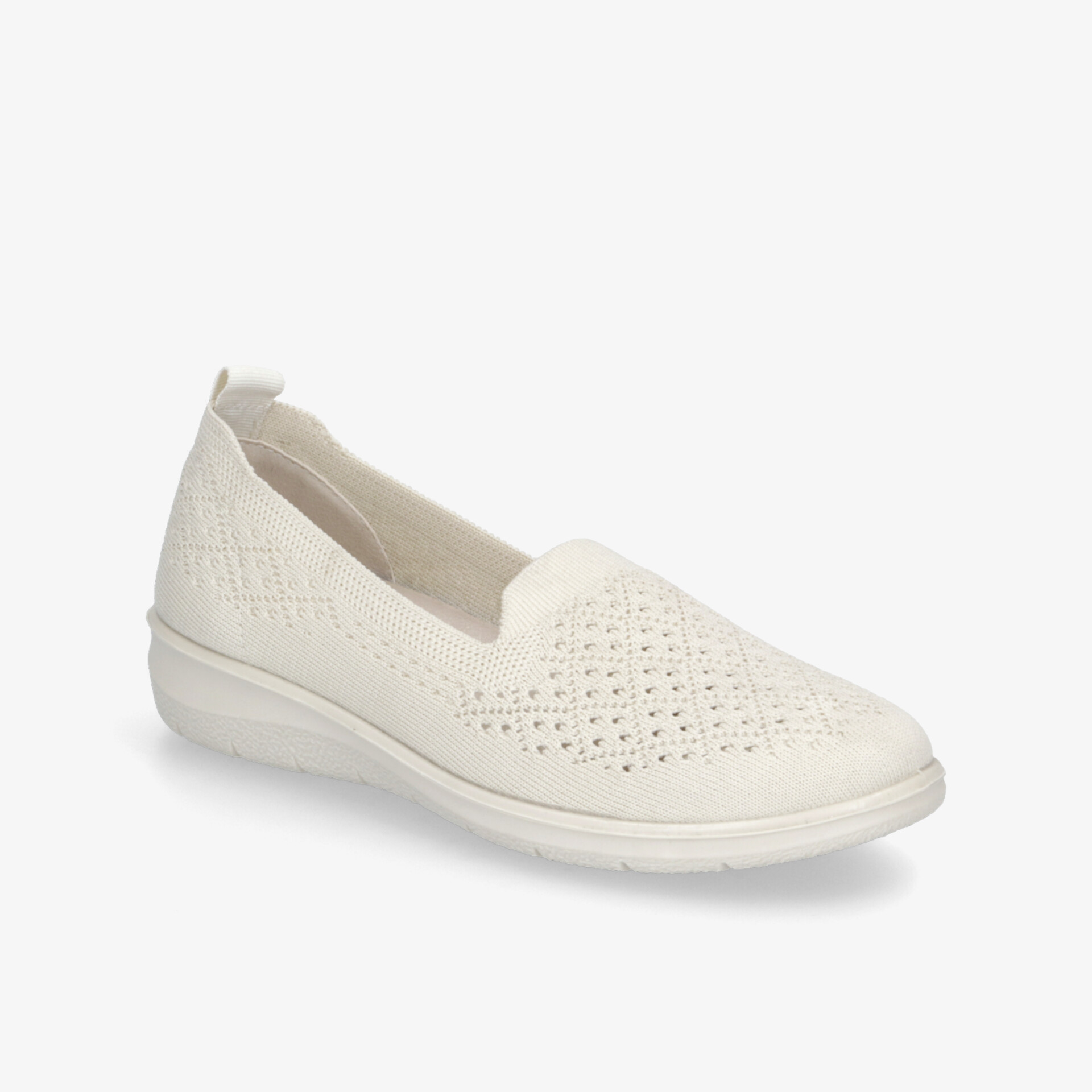 Weißer leichter Slipper mit atmungsaktivem, perforiertem Obermaterial und flexibler, rutschfester Sohle für hohen Tragekomfort