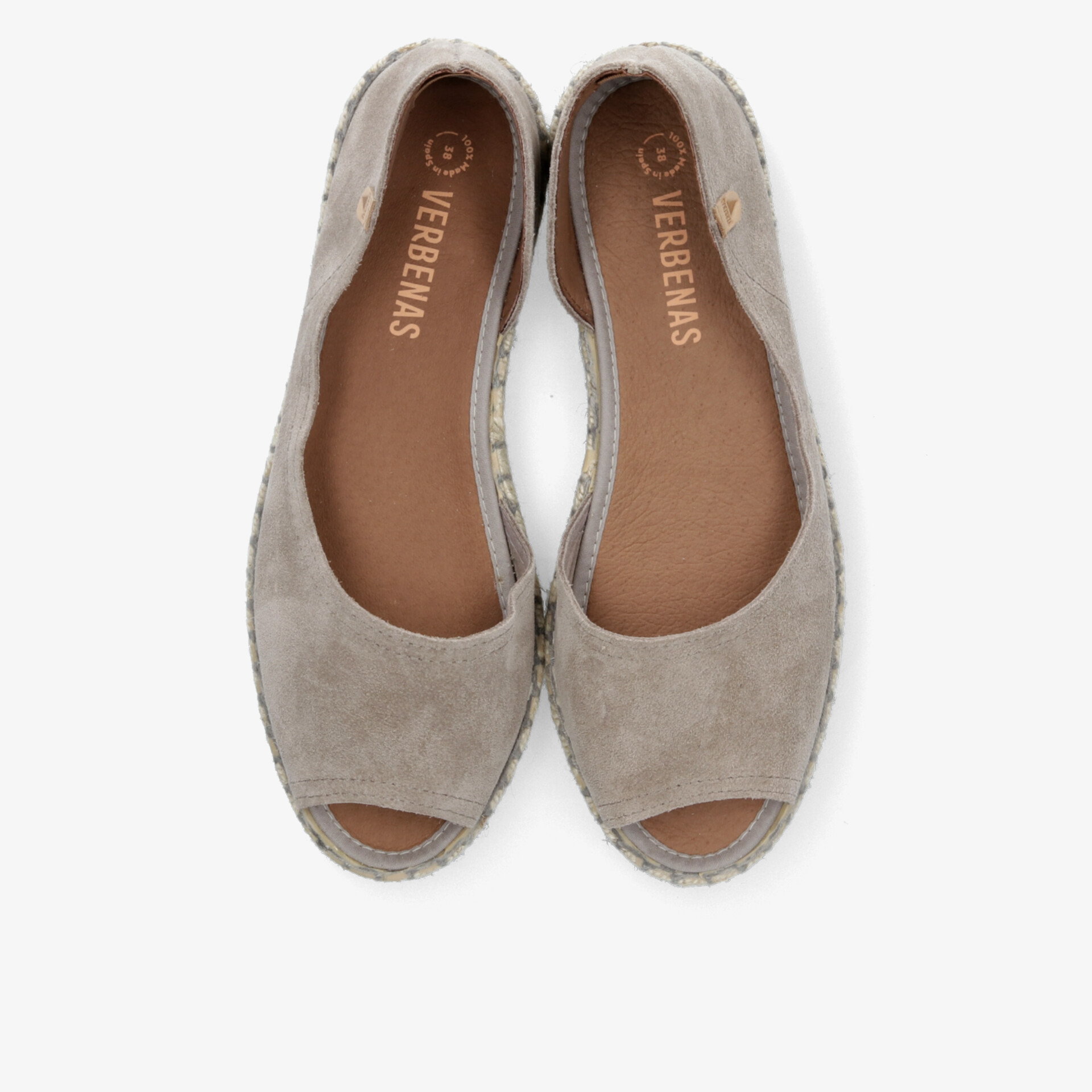 Stylische graue Espadrilles als bequemes Paar mit offener Spitze und weichem, leichtem Material