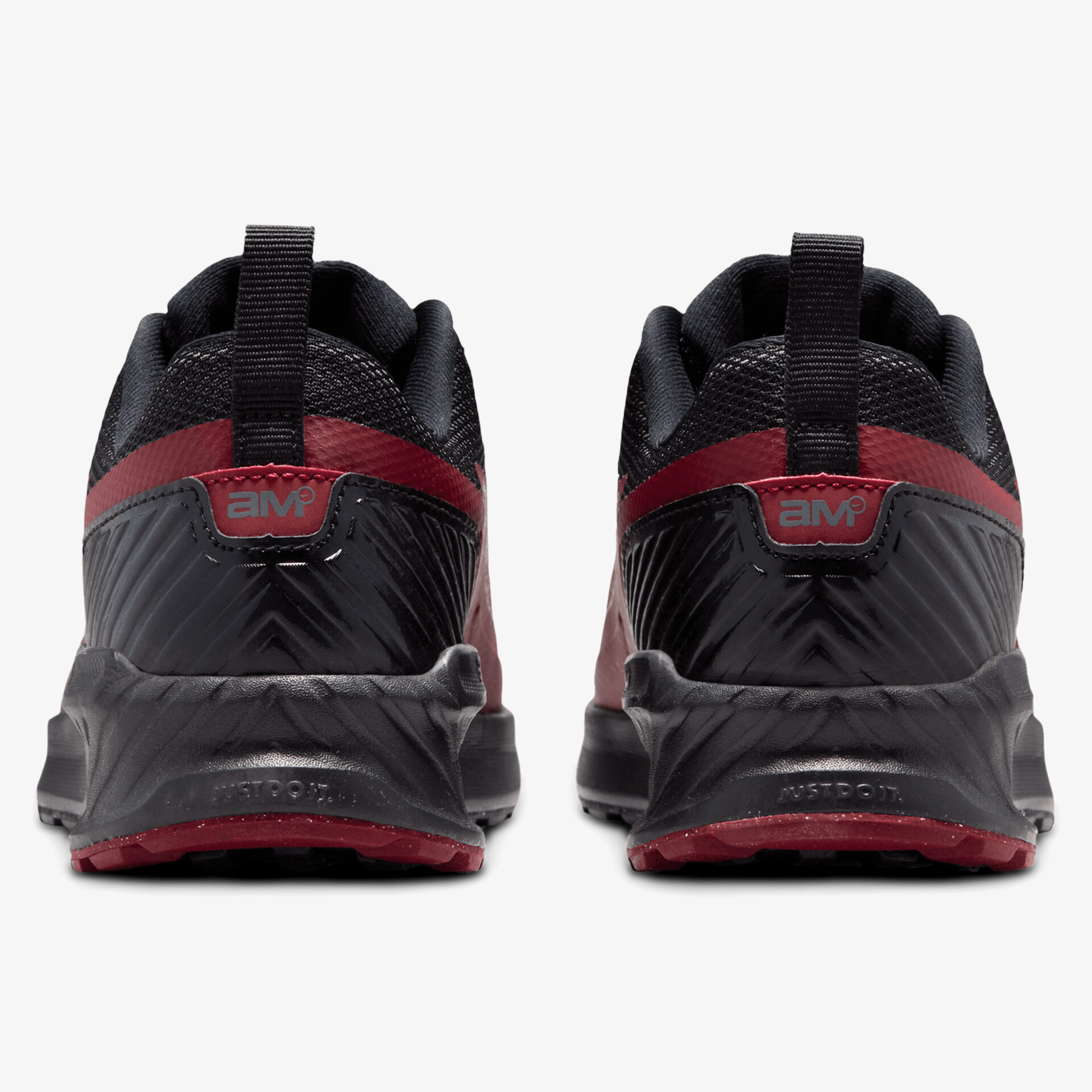 Hochwertige Sneakers in schwarz-rotem Design mit robuster Sohle für optimalen Komfort