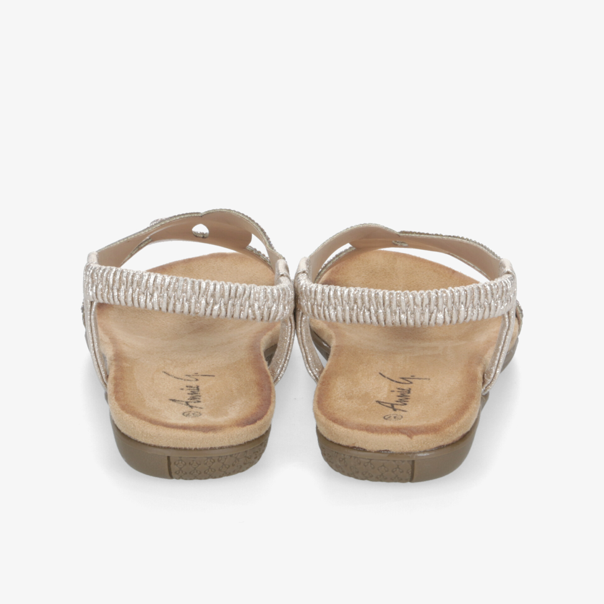 Beige Sandalen mit gepolsterter Sohle und verstellbaren Riemen in Rückansicht, ideal für bequemen Halt