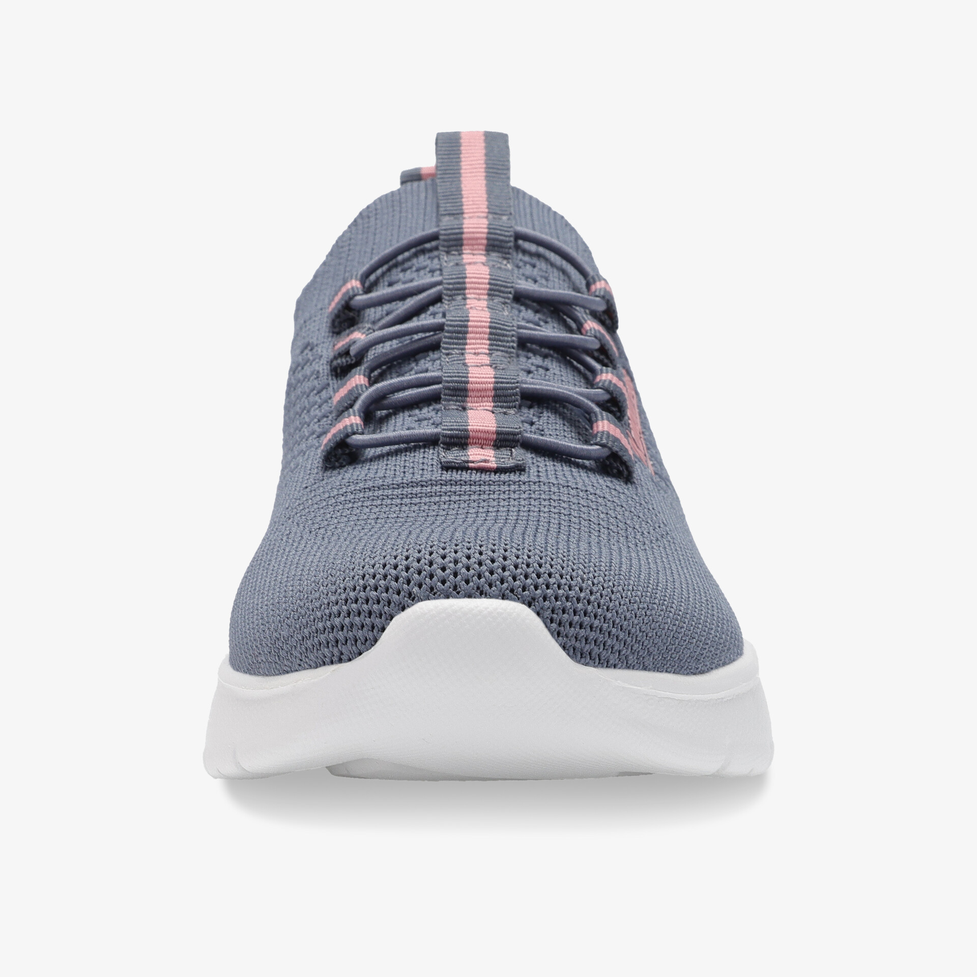 Leichter Sportschuh in Frontansicht mit atmungsaktivem Material und rutschfester flexibler Sohle für hohen Tragekomfort