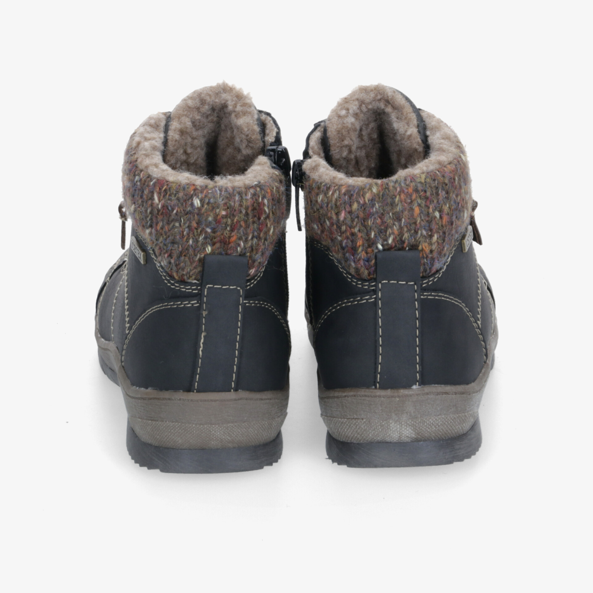 Robuste Winterschuhe mit gepolstertem Kragen für extra Komfort und Halt bei kaltem Wetter.