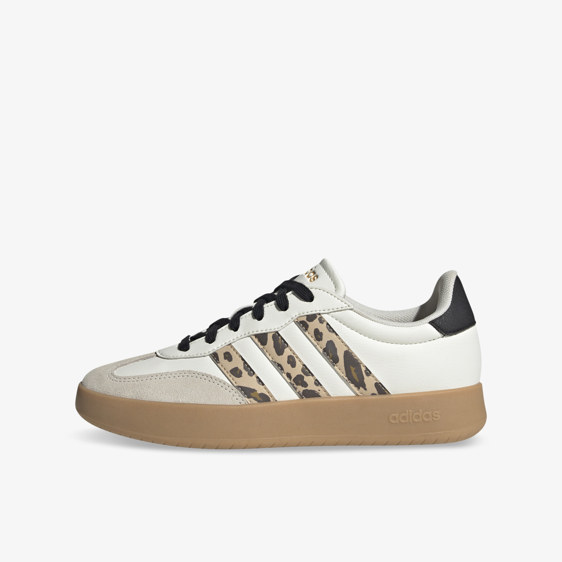 Weißer sportlicher Sneaker mit rutschfester Sohle und flexiblem Design für optimalen Komfort und Alltagsstil