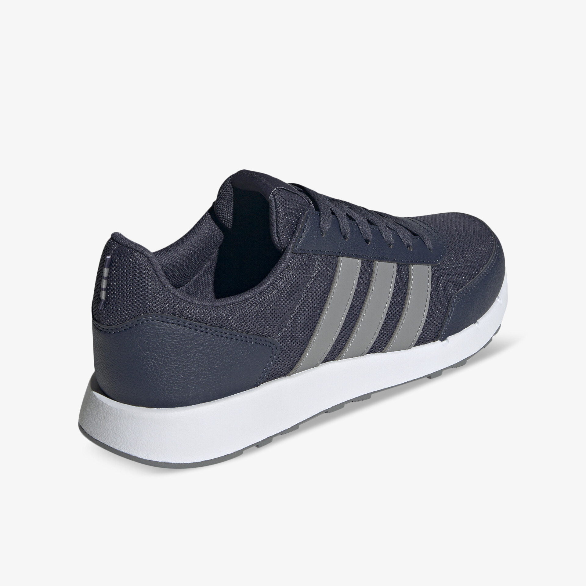 Moderner, atmungsaktiver Schuh mit seitlichem Design und rutschfester weißer Sohle, ideal für Komfort und Flexibilität