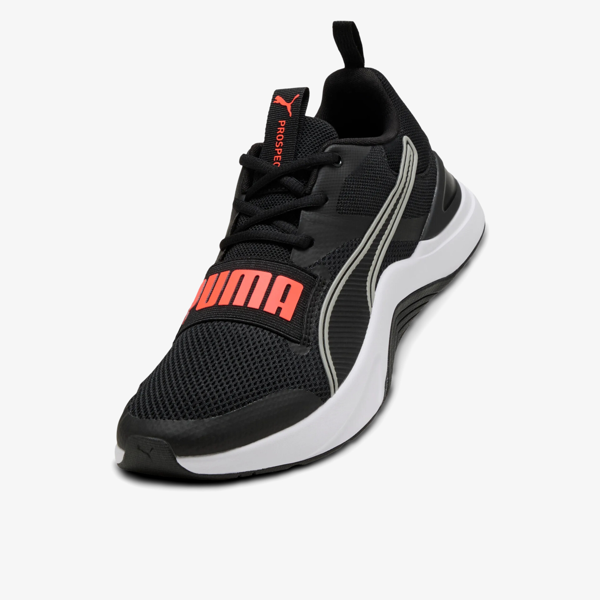 Sportlicher, leichter Laufschuh mit atmungsaktivem Material und robustem Sohlenprofil