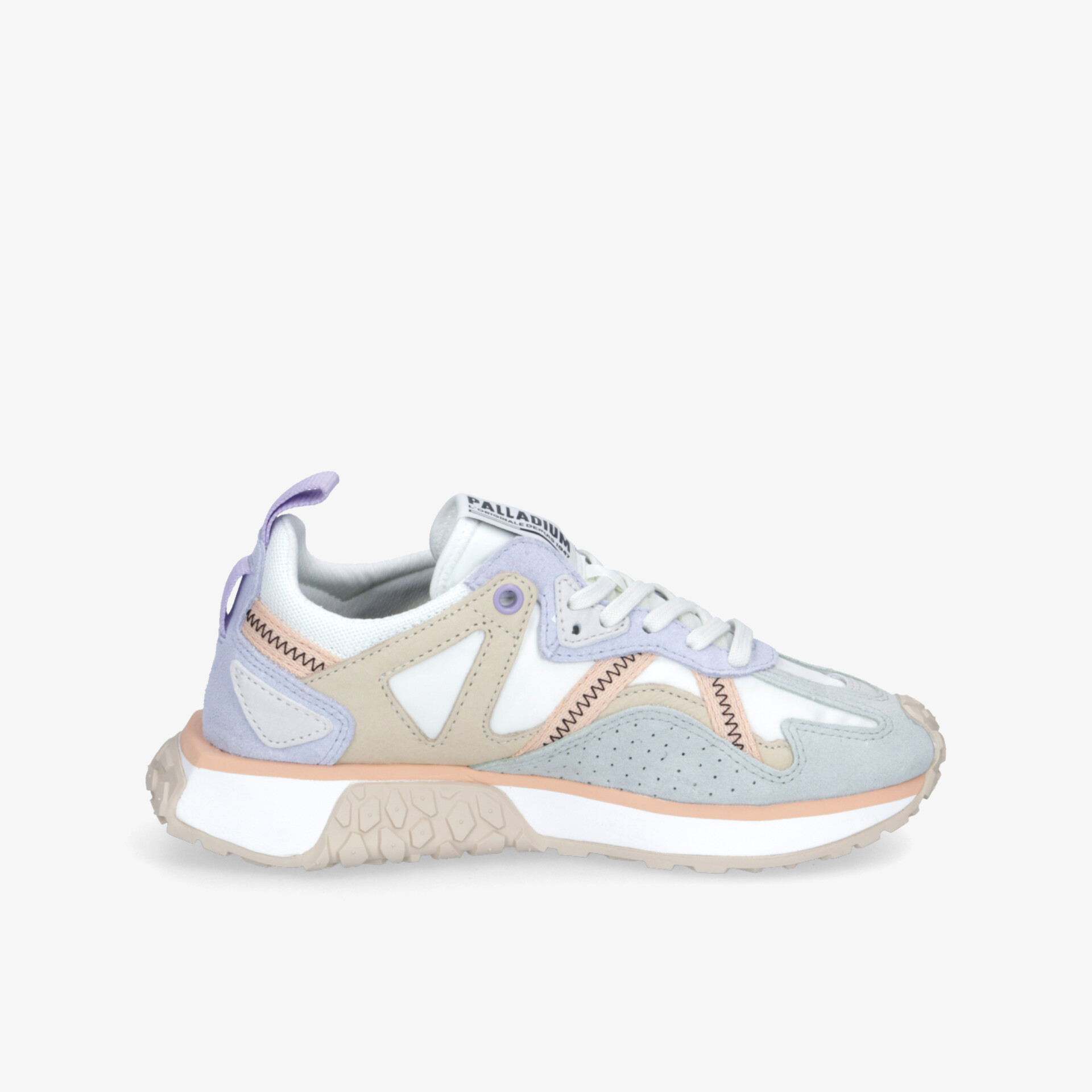 Moderner Sneaker mit sportlichem Design, bequeme Passform und atmungsaktivem Material in trendigen Farben.