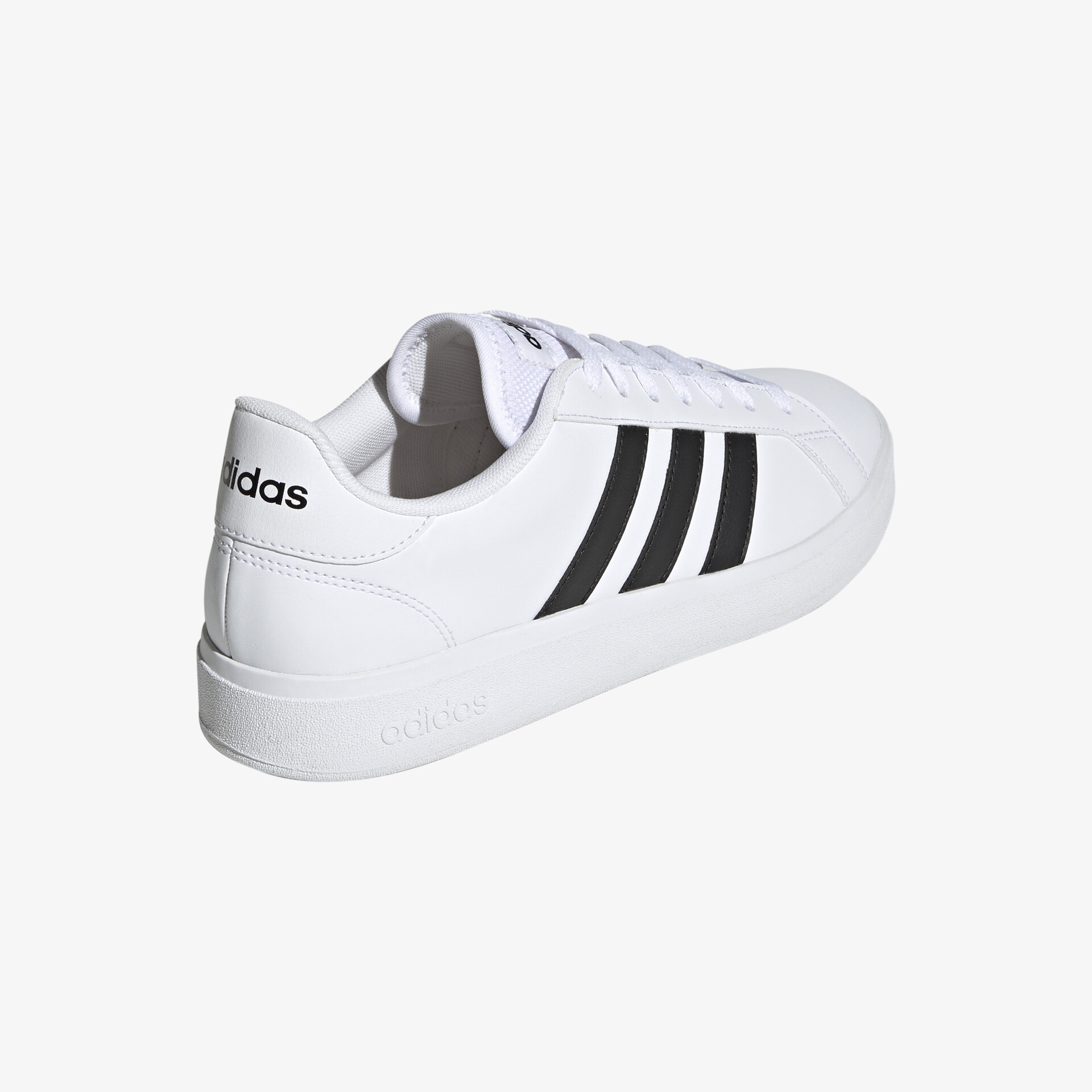 Moderner weißer Sneaker mit schwarzen Streifen und Adidas-Logo, ideal für stilvolle und bequeme Freizeitlooks.