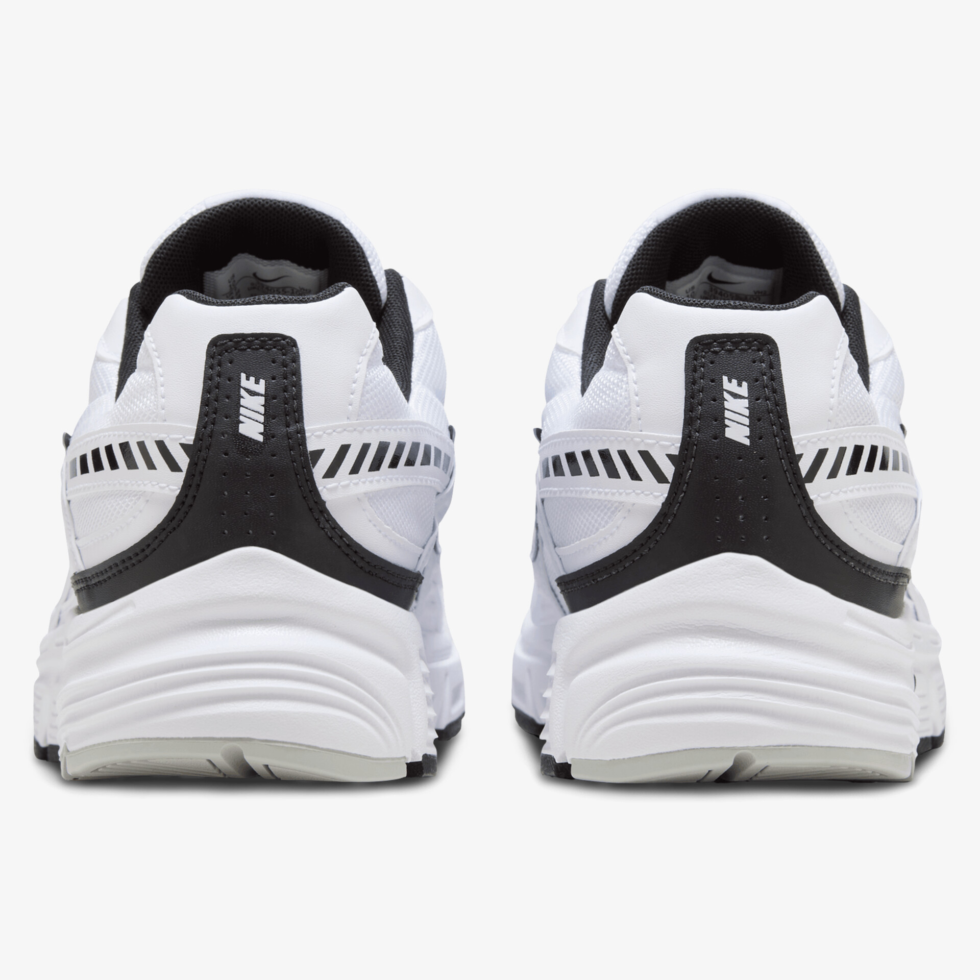 Stylische Sportschuhe in Schwarz-Weiß mit rutschfester Sohle