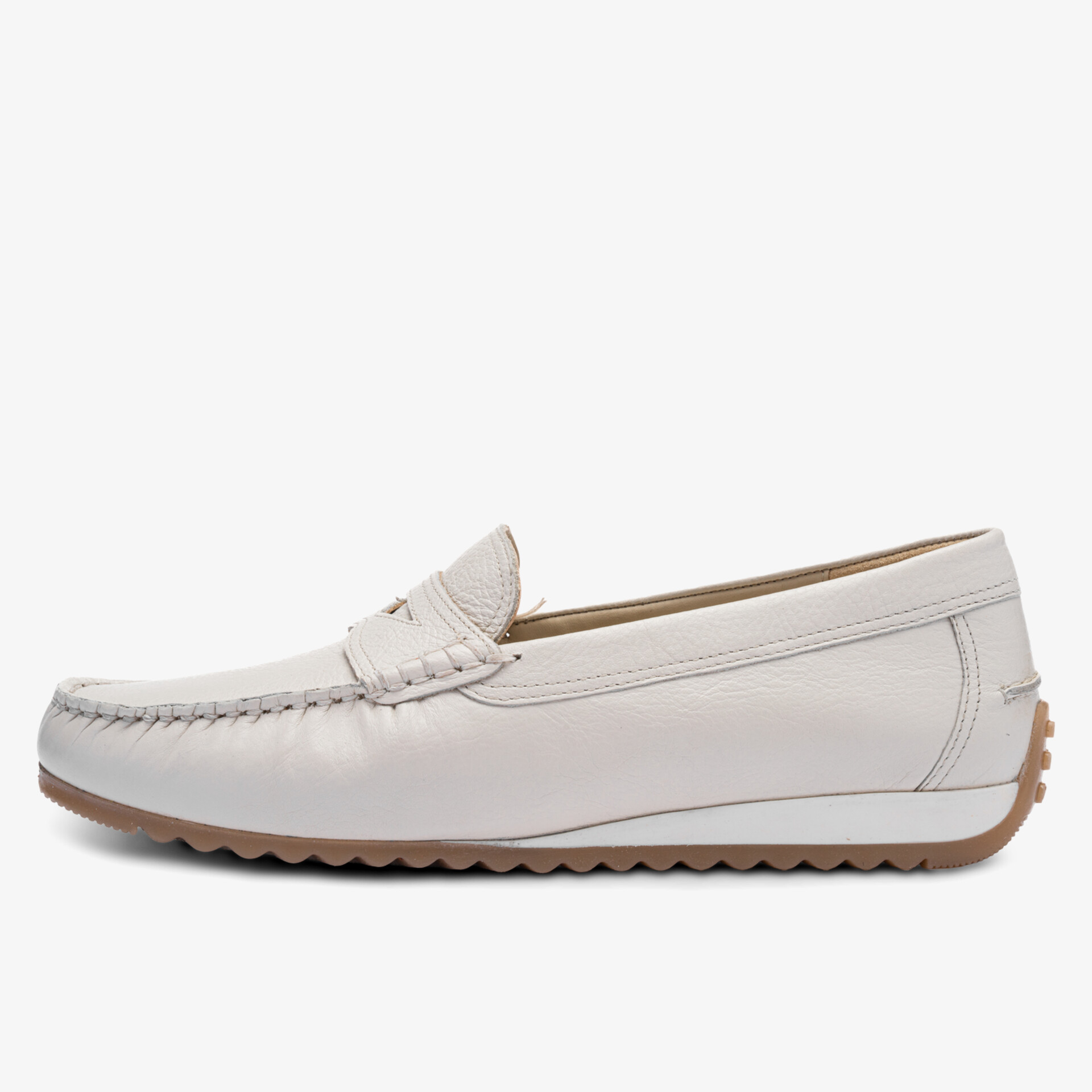 Eleganter weißer Loafer mit rutschfester Sohle und bequemer Passform für vielseitigen Einsatz.