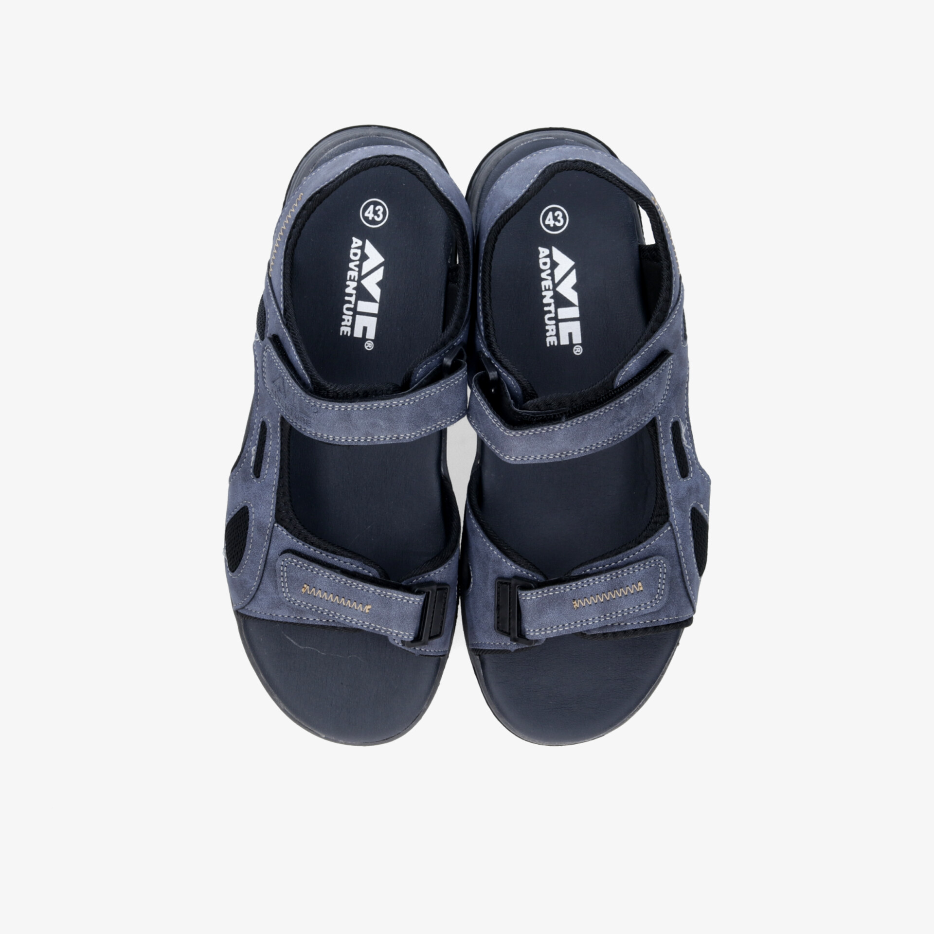 Bequeme Sandalen mit verstellbaren Klettverschlüssen und robuster Sohle, ideal für vielseitigen Komfort