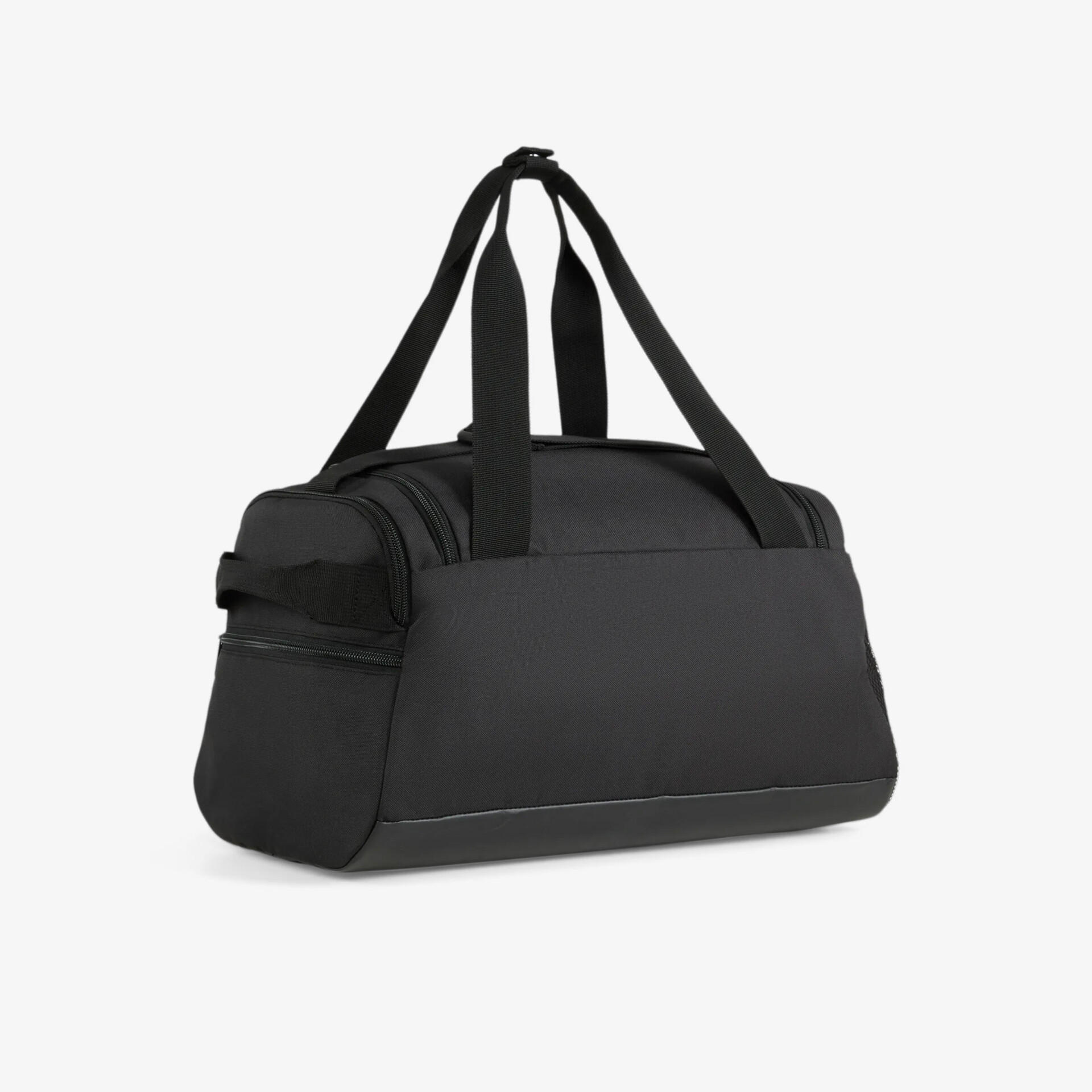 Robuste schwarze Trainings- oder Sporttasche mit geräumigem Hauptfach und praktischen Tragegriffen