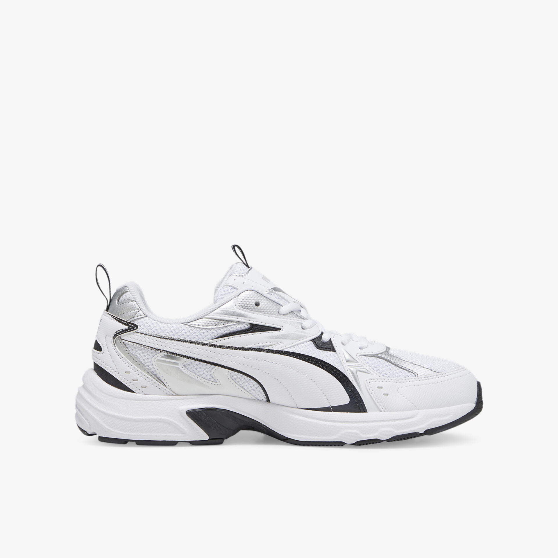 Moderner leichter Sportschuh in Weiß mit schwarzem Design, atmungsaktiv und besonders bequem für den Alltag