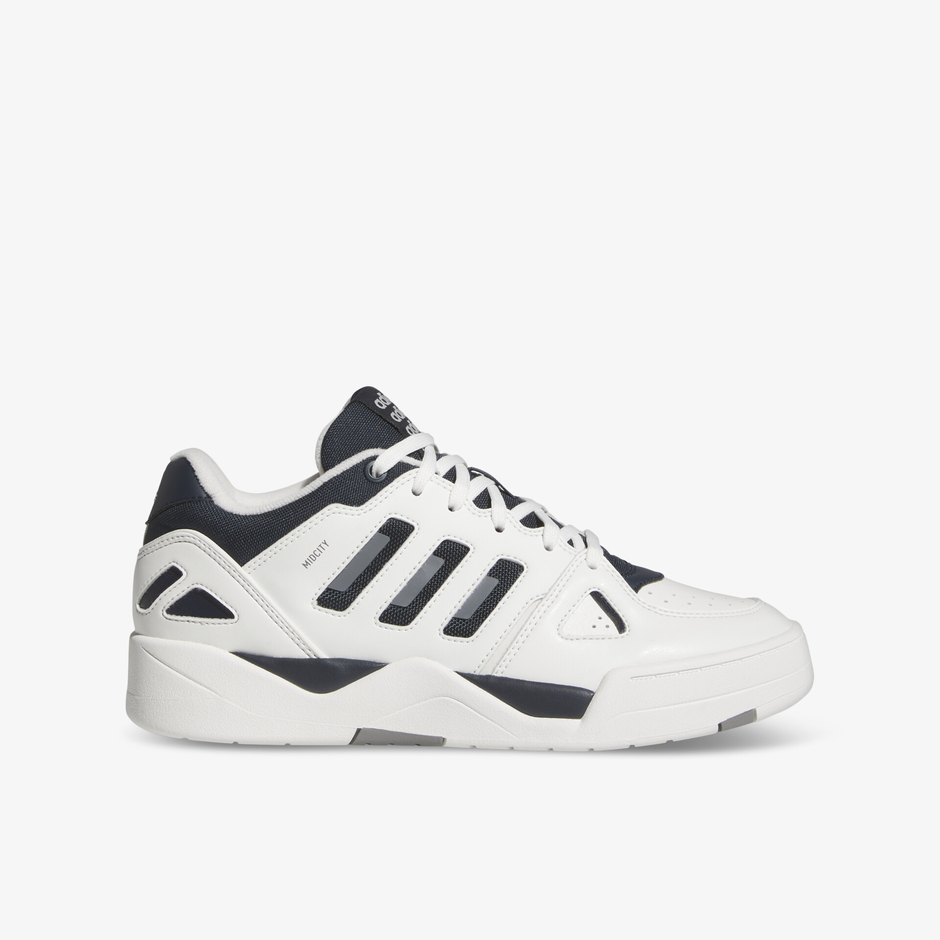 Moderner weißer Sneaker mit seitlicher Ansicht, bequem und stabil für vielseitige Nutzung