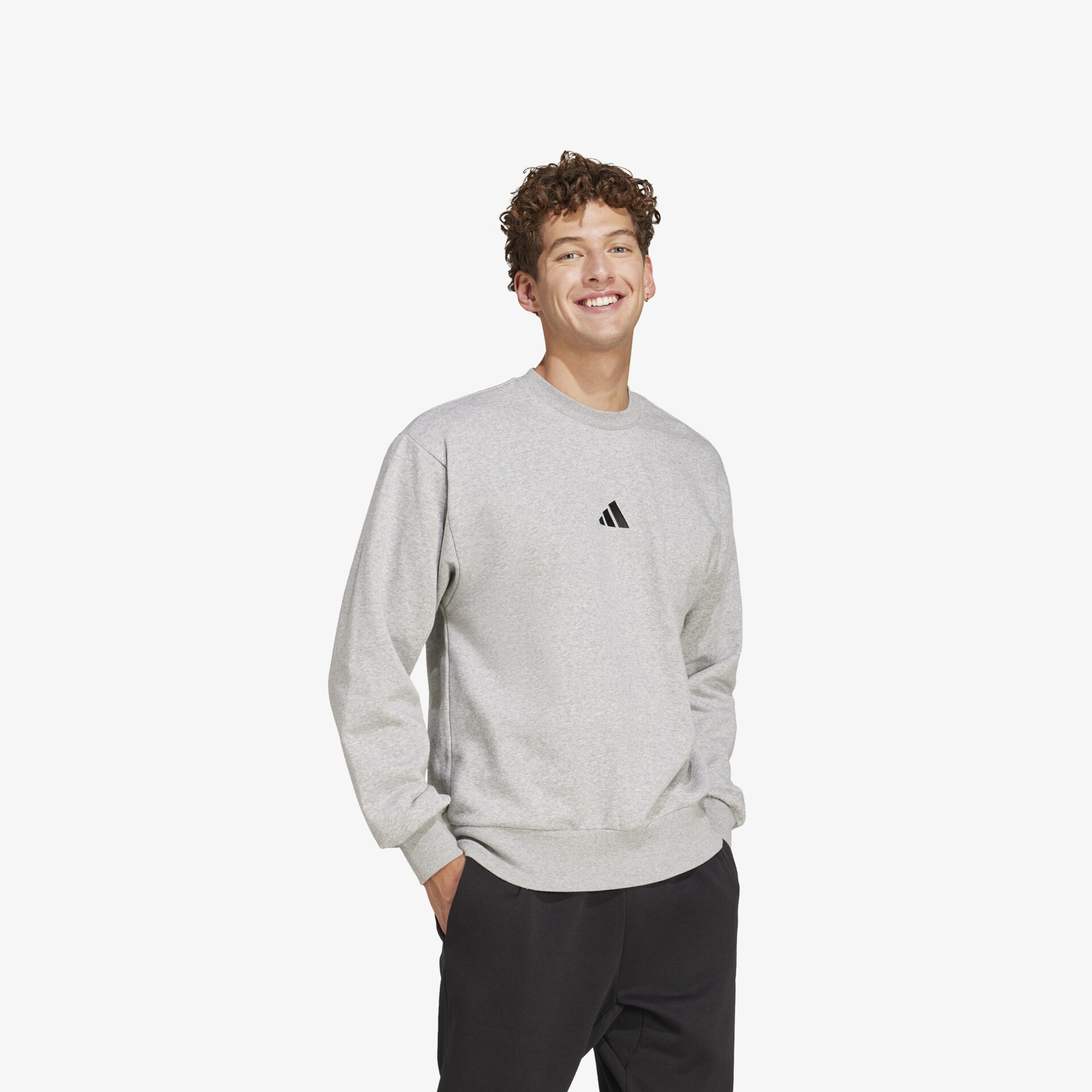 Hochwertiger grauer Pullover mit Adidas Logo, bequemer Schnitt und lässigem Stil, lange Ärmel und Rundhalsausschnitt