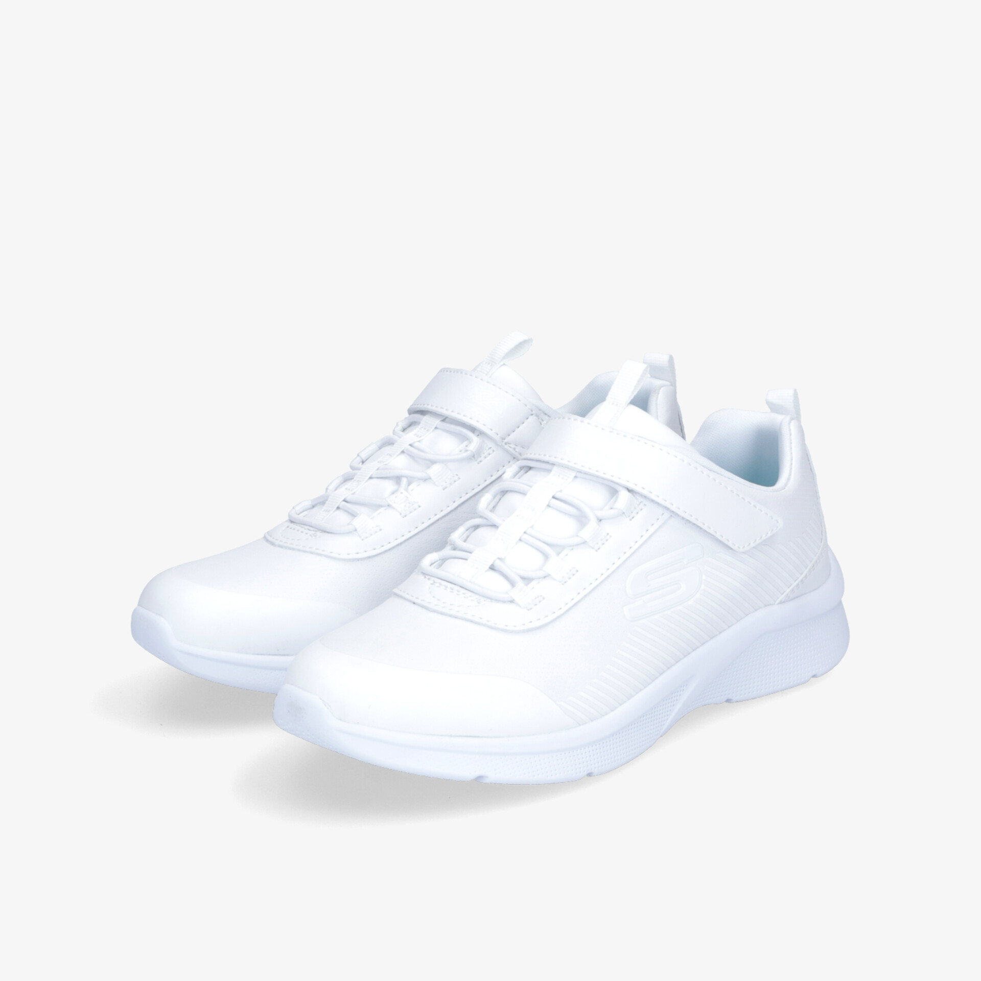 Leichte und bequeme weiße Sneaker mit Schnürung, ideal für sportliche Aktivitäten und vielseitige Nutzung.