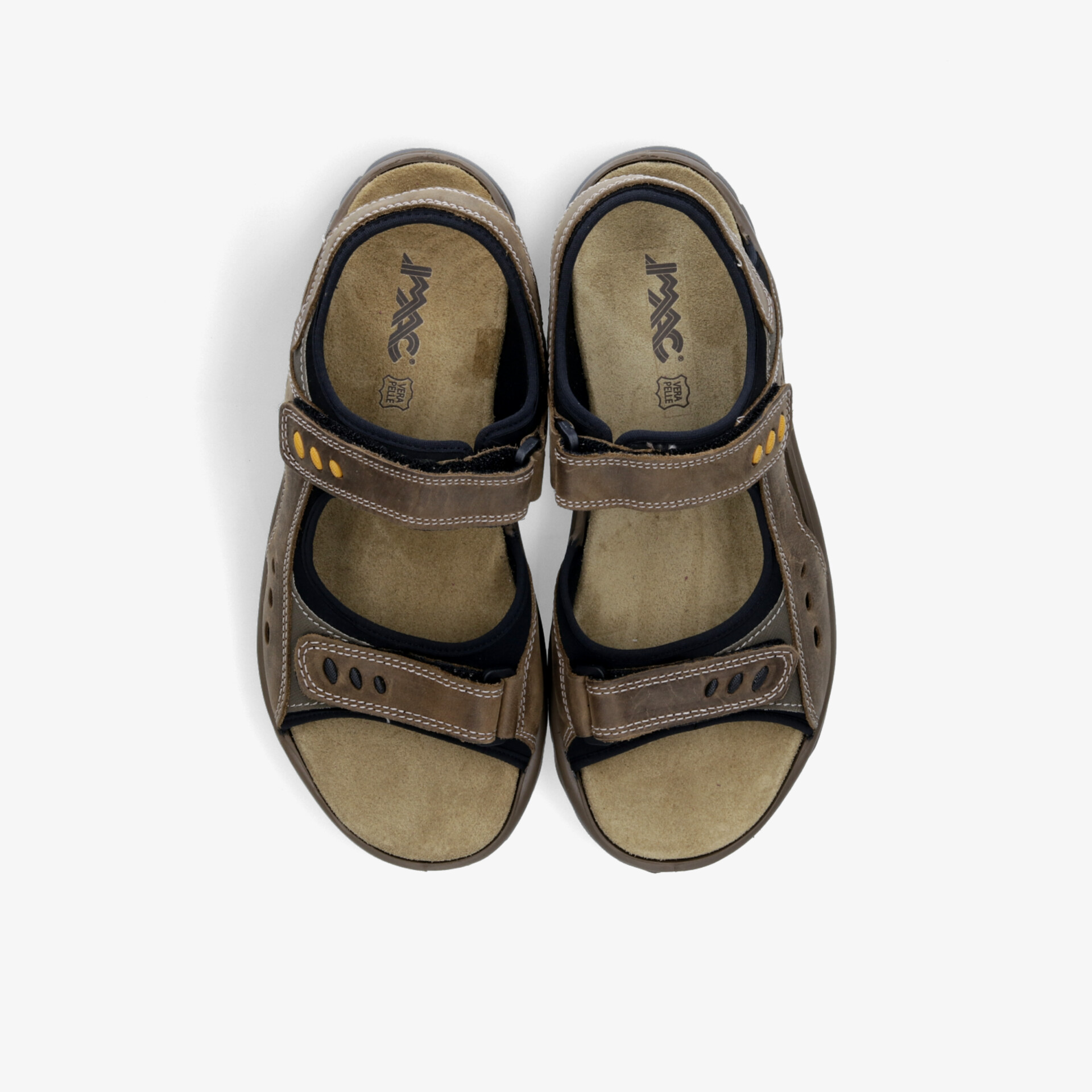 Bequeme braune Sandalen mit verstellbaren Riemen und rutschfester Sohle, ideal für den täglichen Gebrauch.