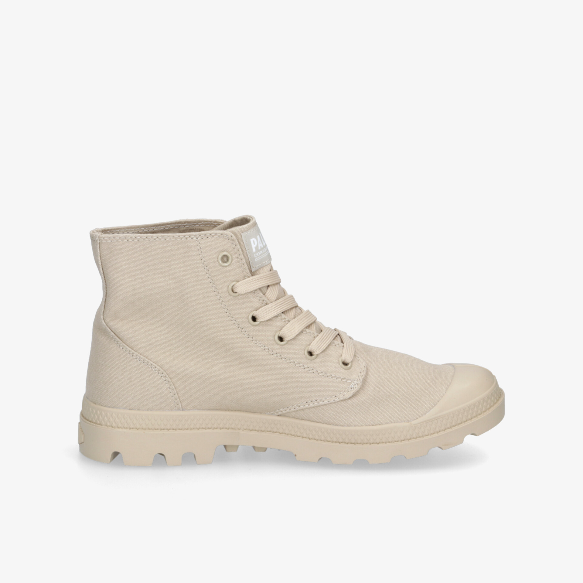 Beiger Sneaker-Boot mit robuster Sohle und modernem Design, ideal für urbanen Stil und Komfort.